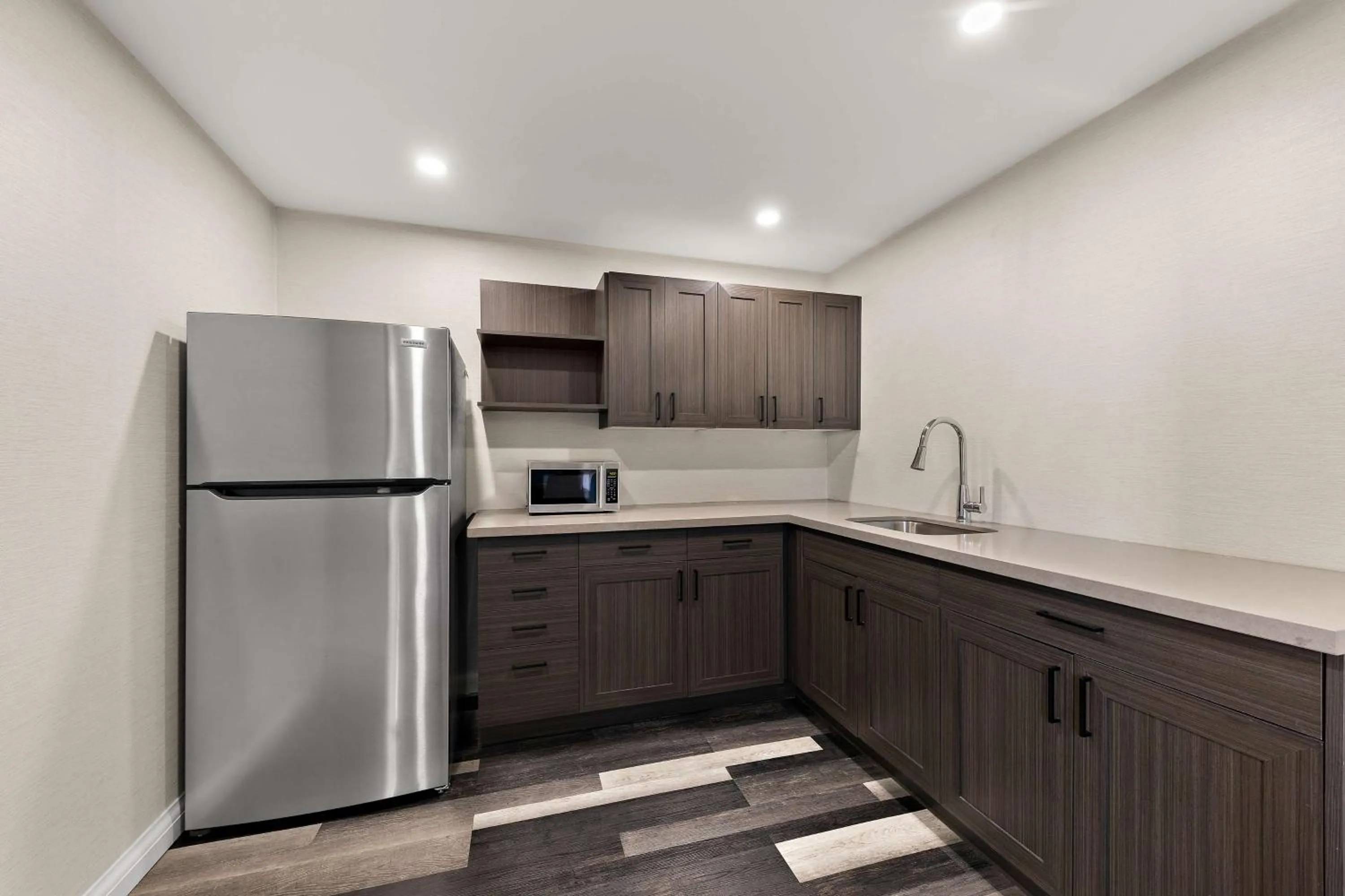 Photo of the whole room in Best Western Parkway Hotel Toronto North