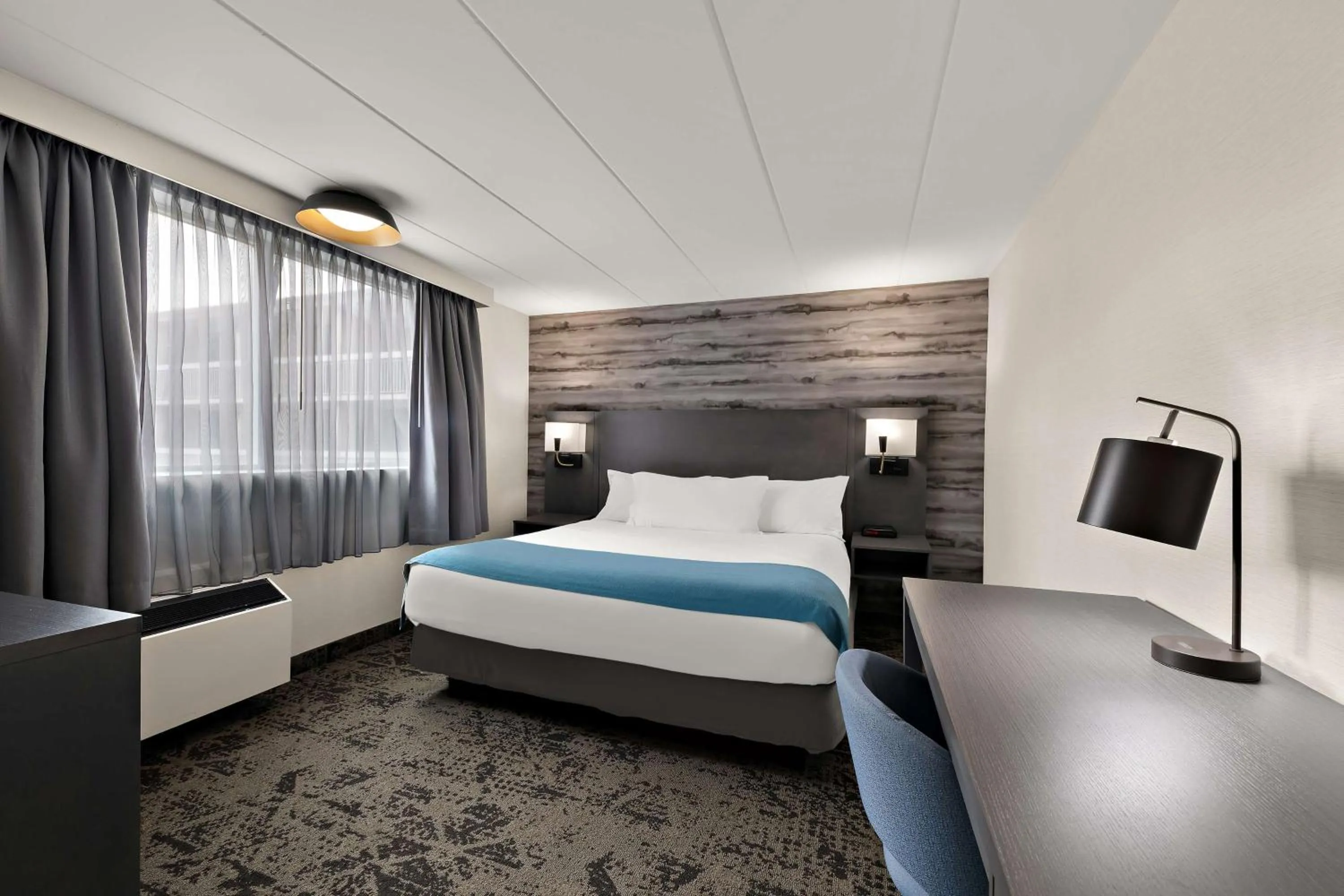 Bedroom, Bed in Best Western Parkway Hotel Toronto North