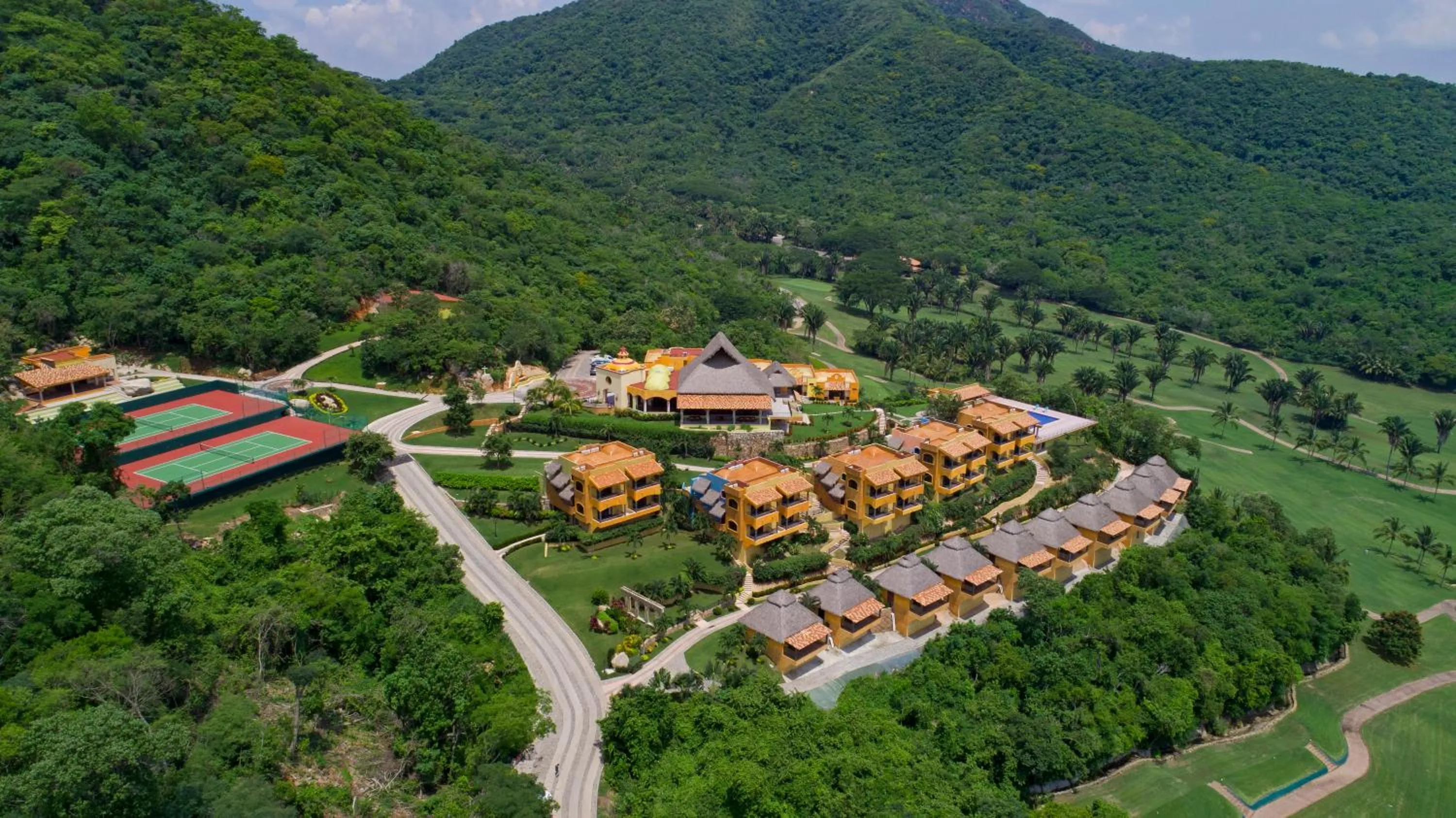 Property building in El Corazón Golf & Spa Resort Manzanillo