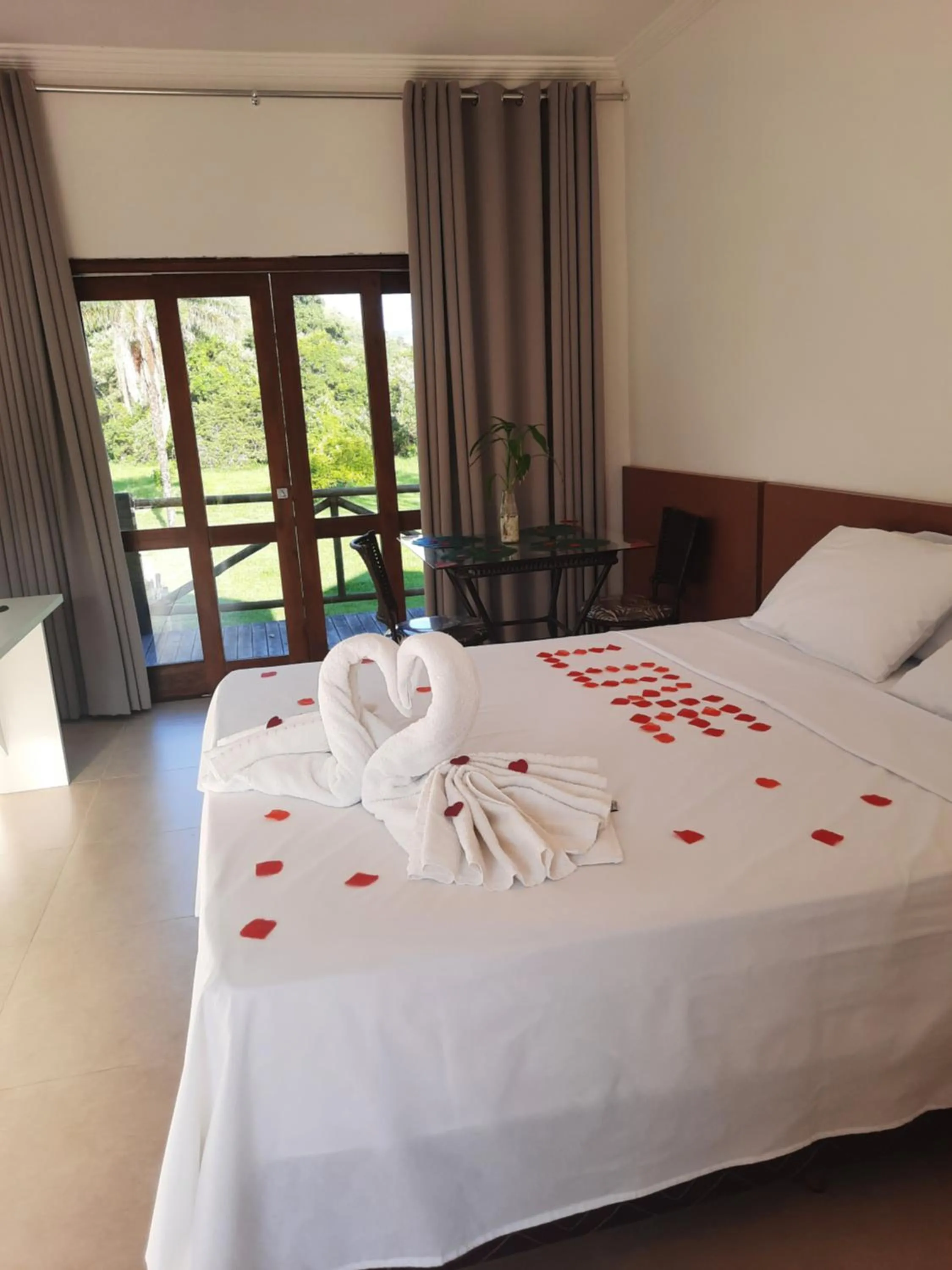Property building, Bed in Chalé Águas Claras