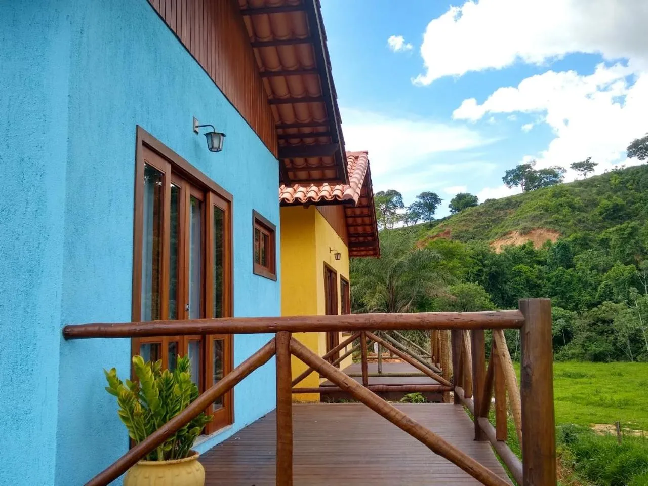 Facade/entrance in Chalé Águas Claras