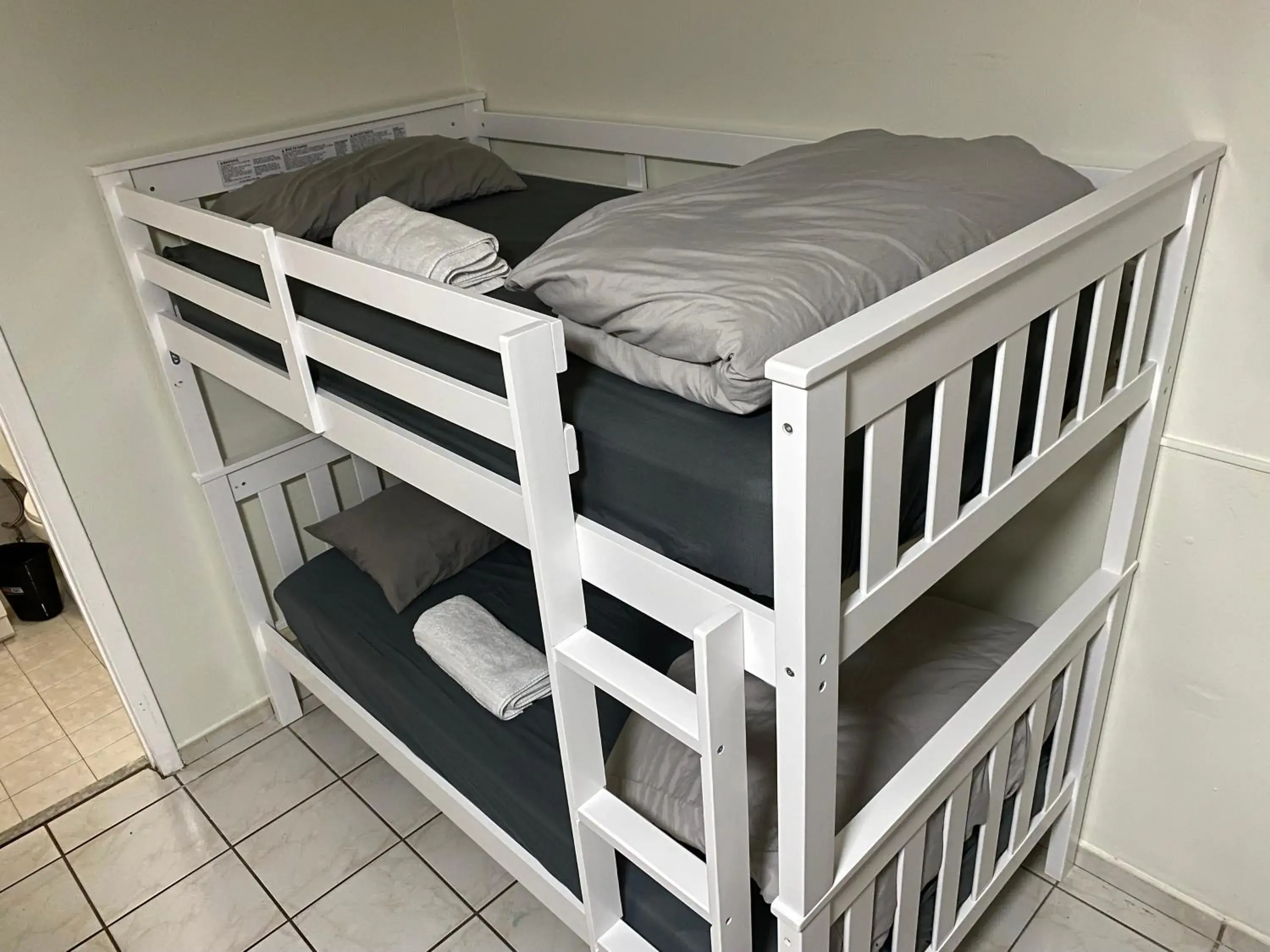 Single Size TOP Bunk Bed - Mixed Shared ROOM Single Size TOP Bunk Bed - Mixed Shared ROOM