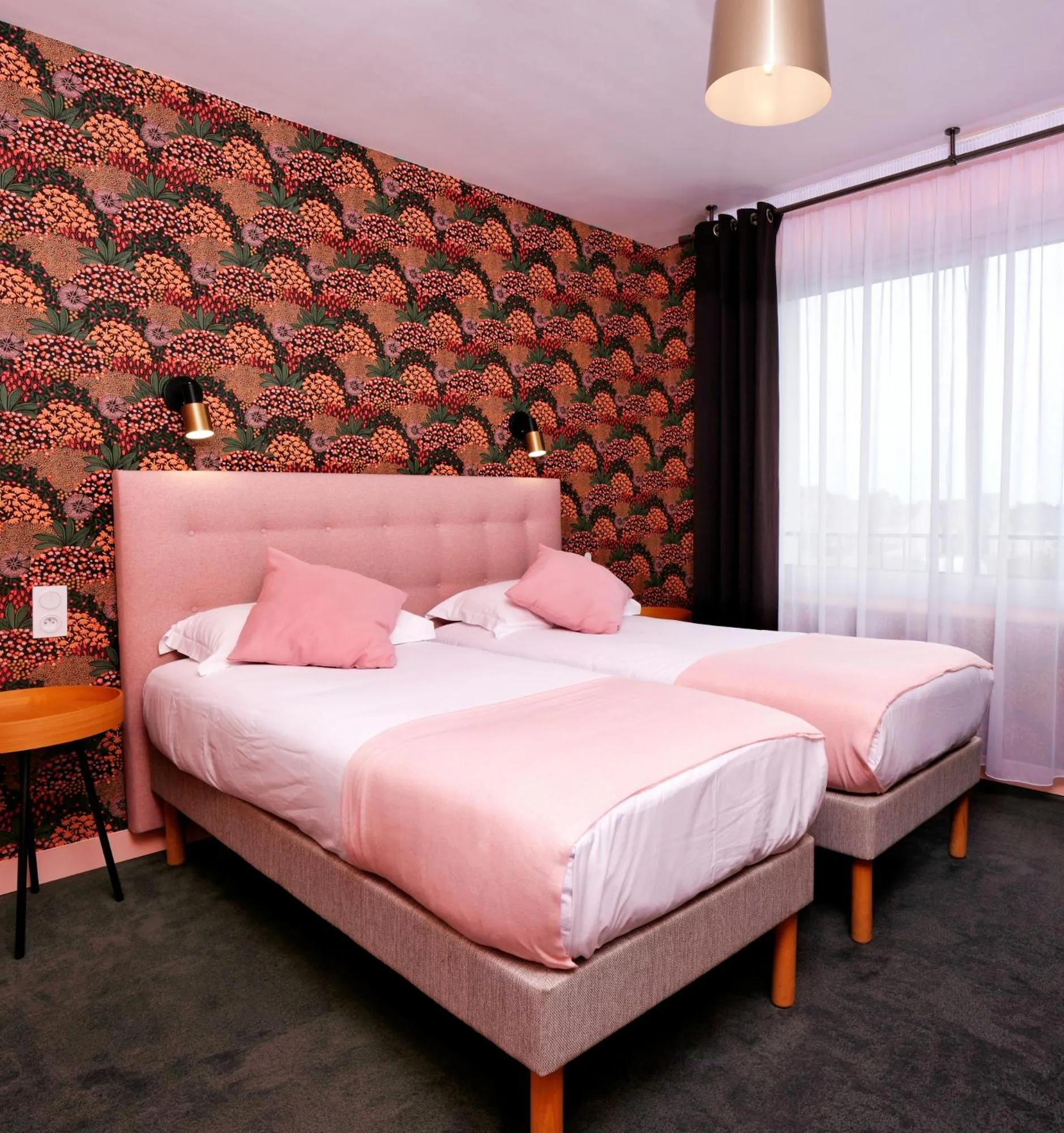 Bedroom, Bed in The Originals City, Hôtel Armen Le Triton, Roscoff