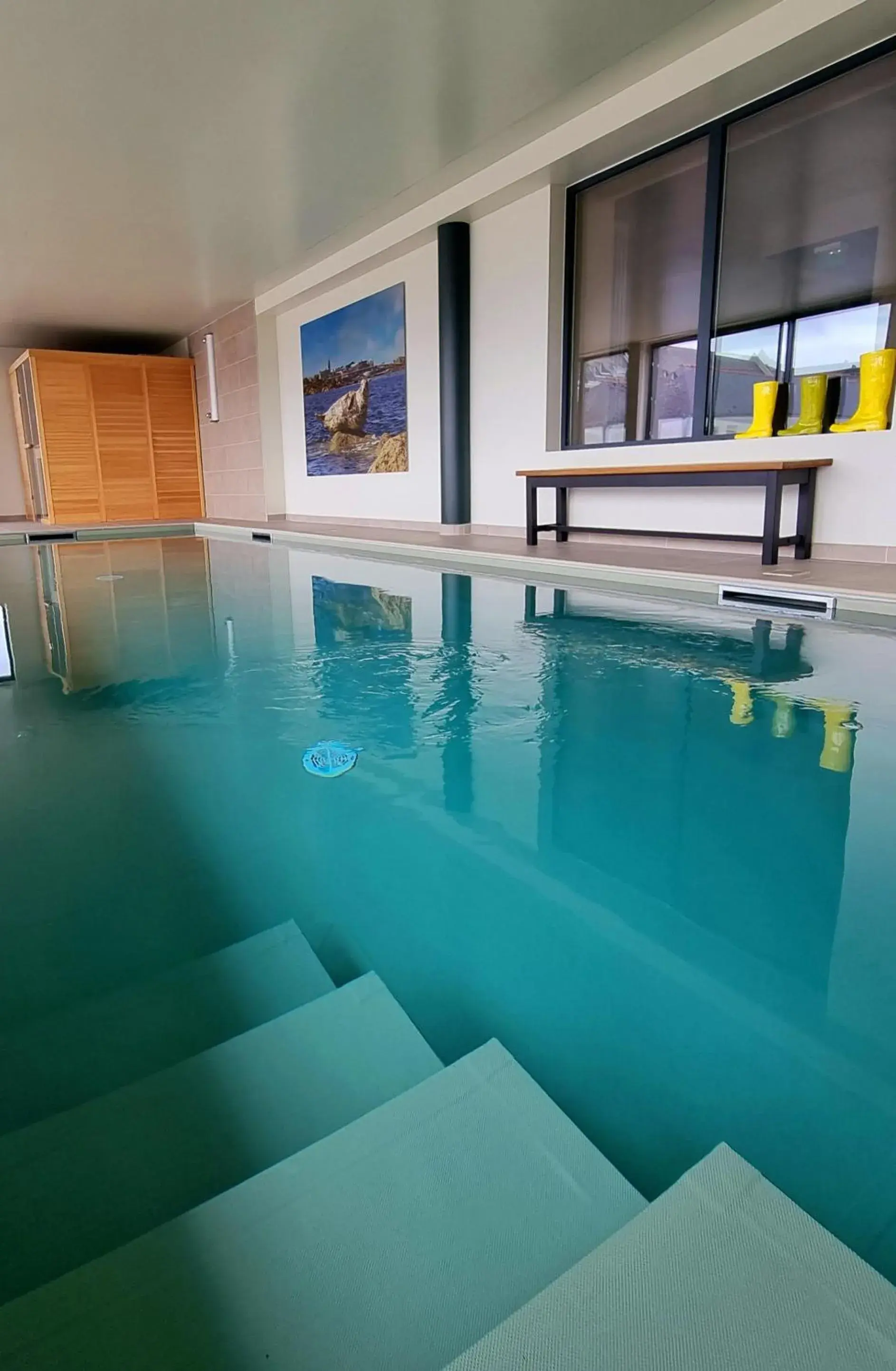 Pool view in The Originals City, Hôtel Armen Le Triton, Roscoff Pool view in The Originals City, Hôtel Armen Le Triton, Roscoff