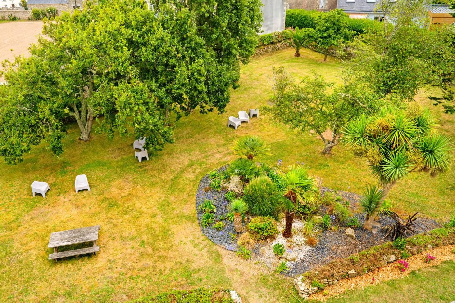 Garden in The Originals City, Hôtel Armen Le Triton, Roscoff
