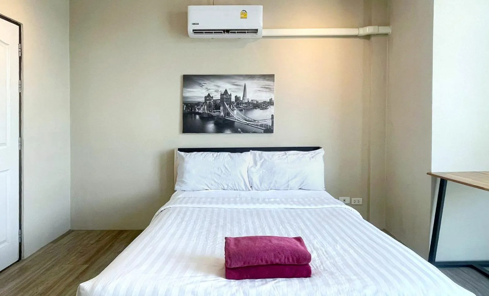 Bed in Breakers Hotel Rawai