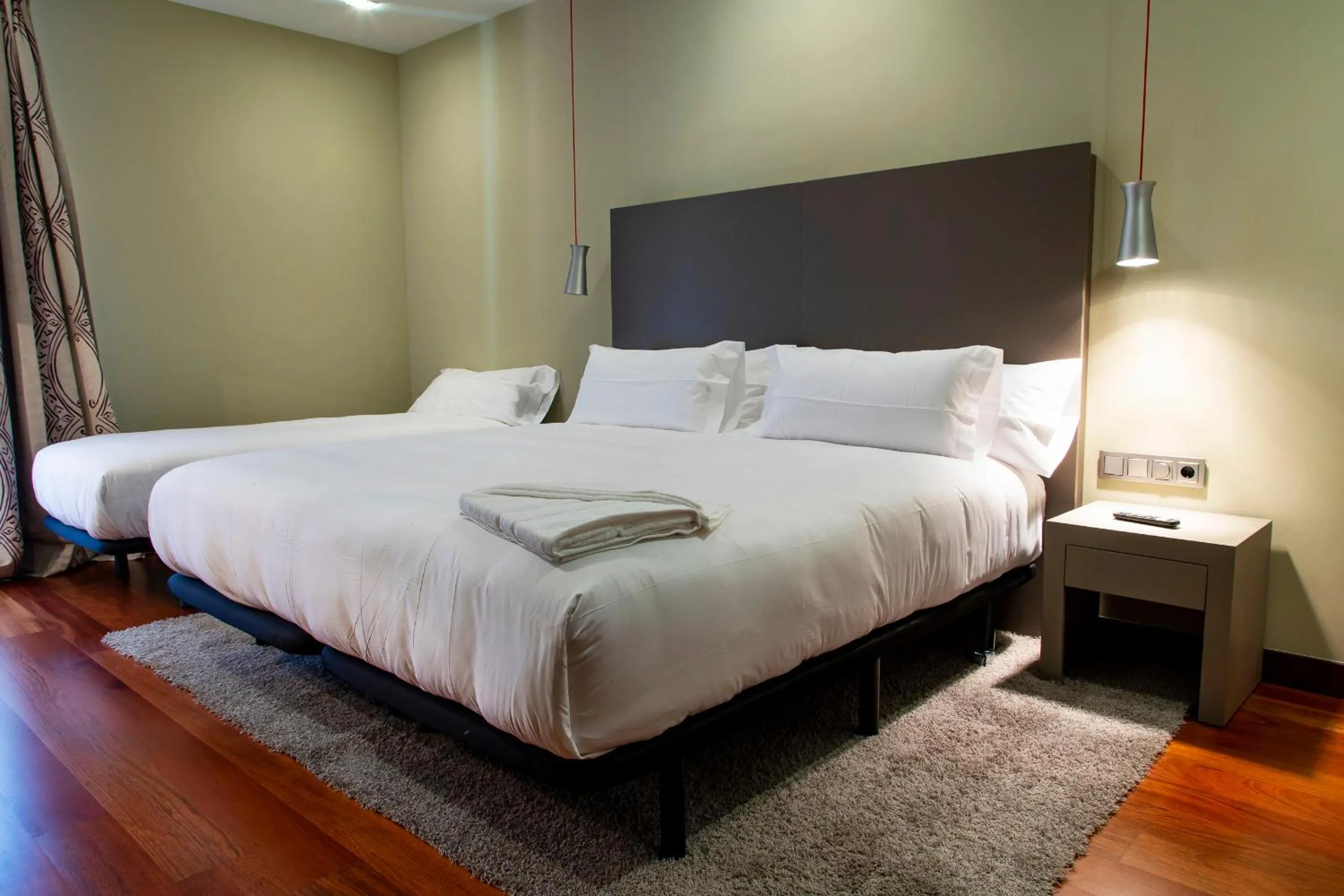 Photo of the whole room, Bed in Hotel AR Isabel de Farnesio