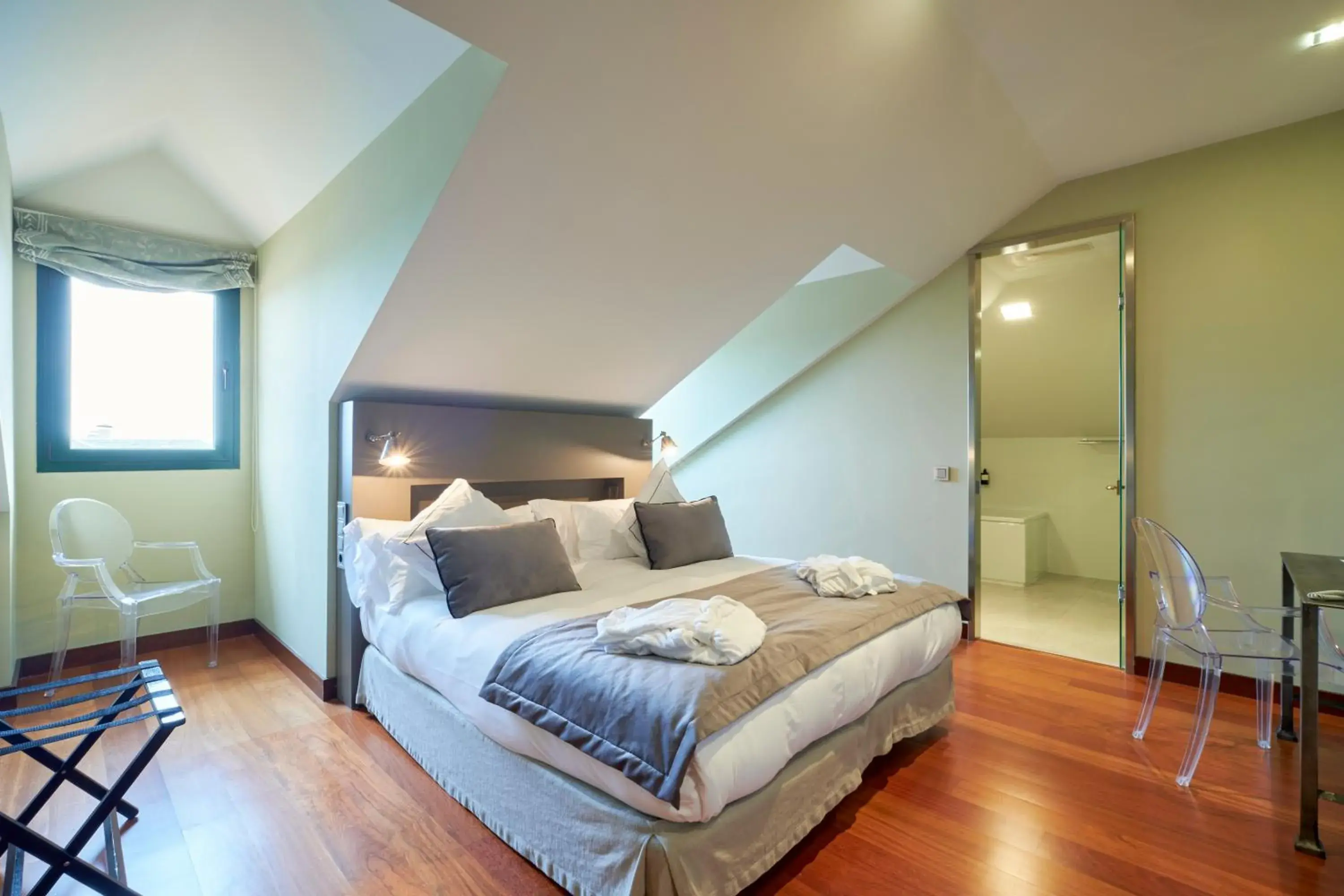 View (from property/room), Bed in Hotel AR Isabel de Farnesio View (from property/room), Bed in Hotel AR Isabel de Farnesio