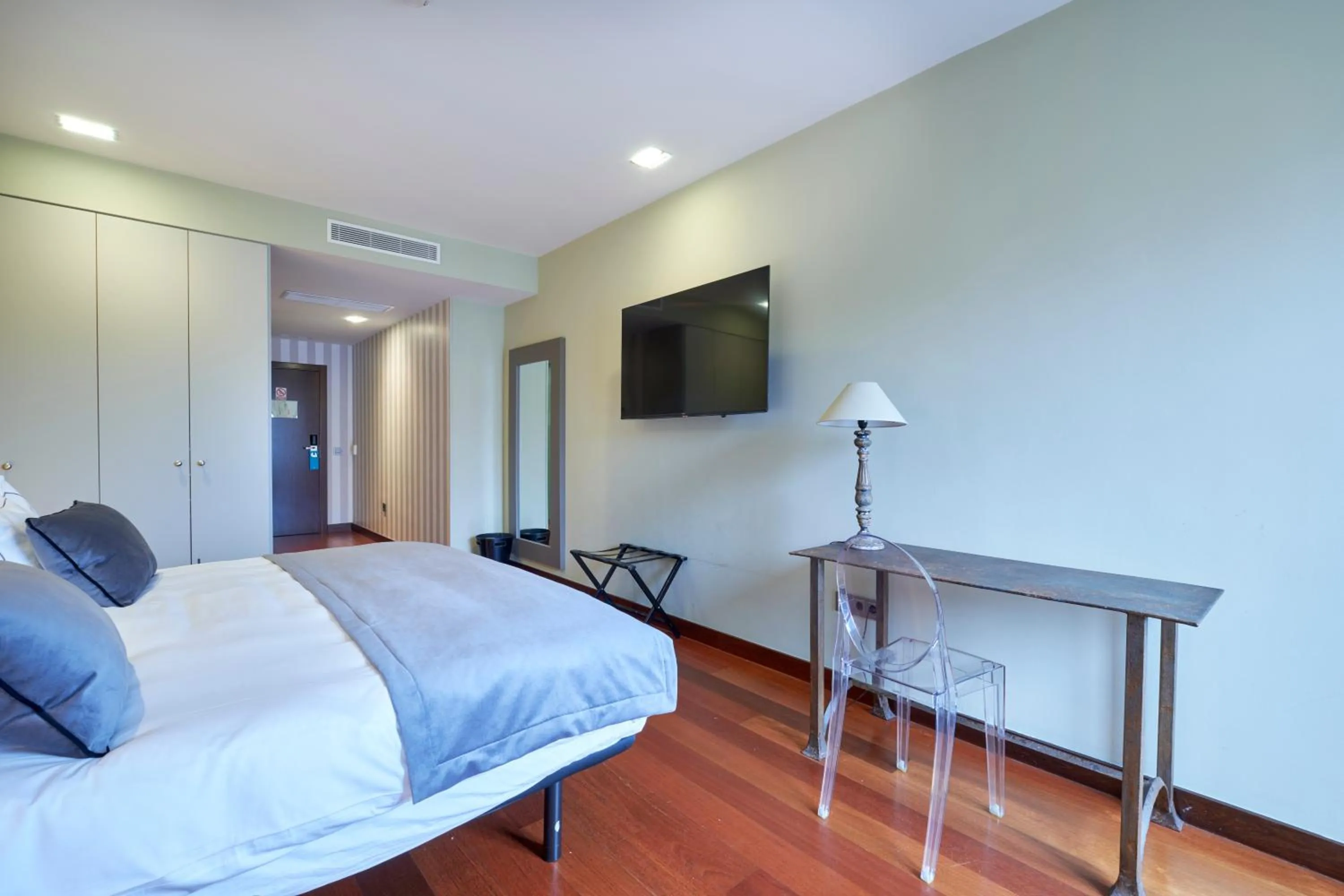 Photo of the whole room, Bed in Hotel AR Isabel de Farnesio