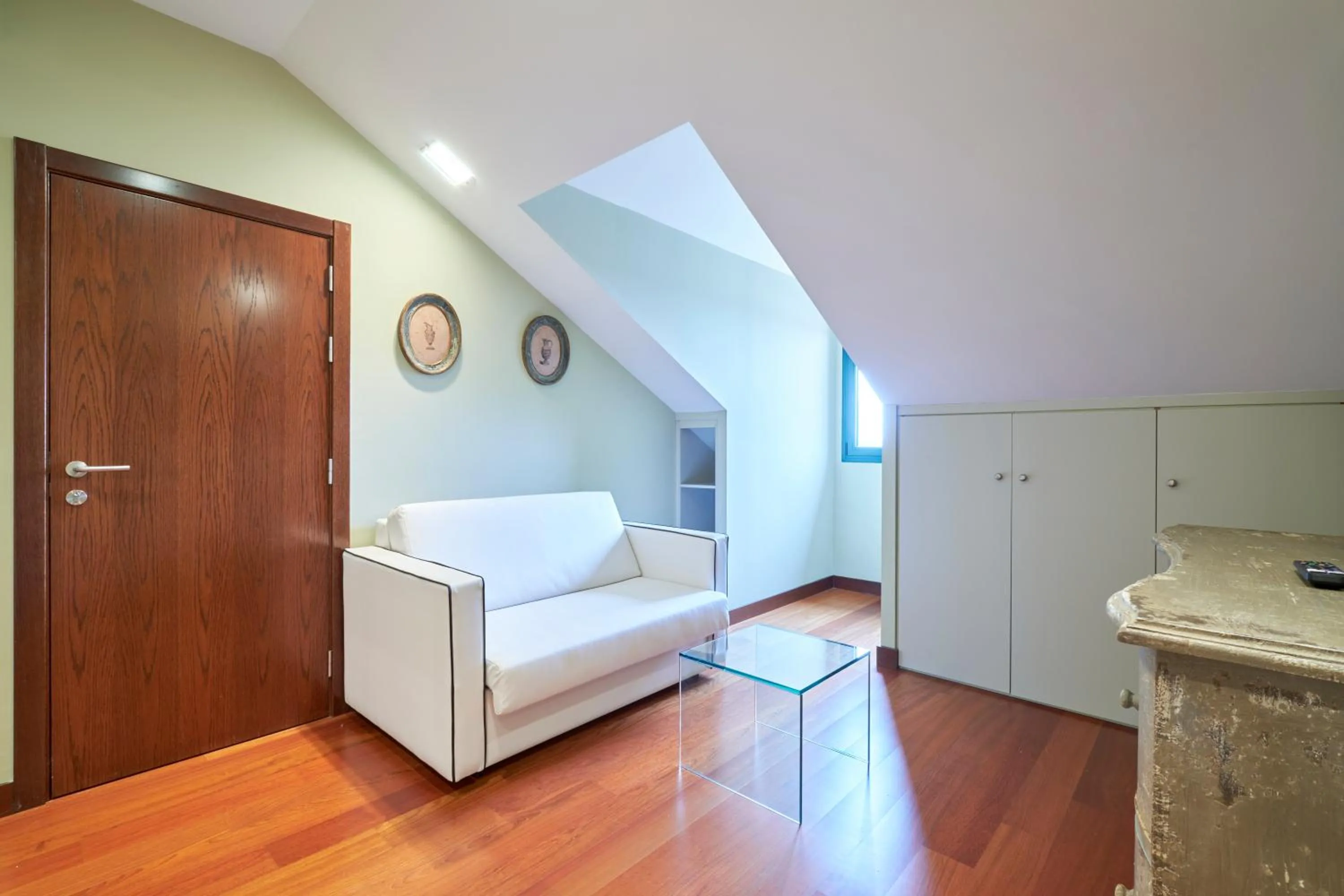 Living room, Bed in Hotel AR Isabel de Farnesio