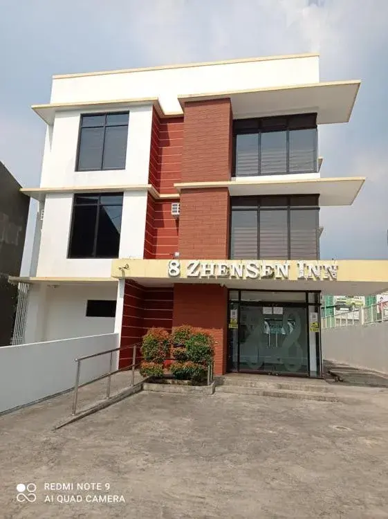 Property building in 8 Zhensen Inn Property building in 8 Zhensen Inn