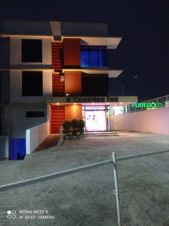 Property building in 8 Zhensen Inn Property building in 8 Zhensen Inn