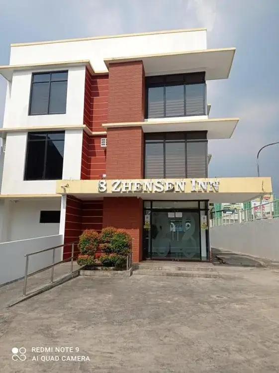 Property building in 8 Zhensen Inn Property building in 8 Zhensen Inn