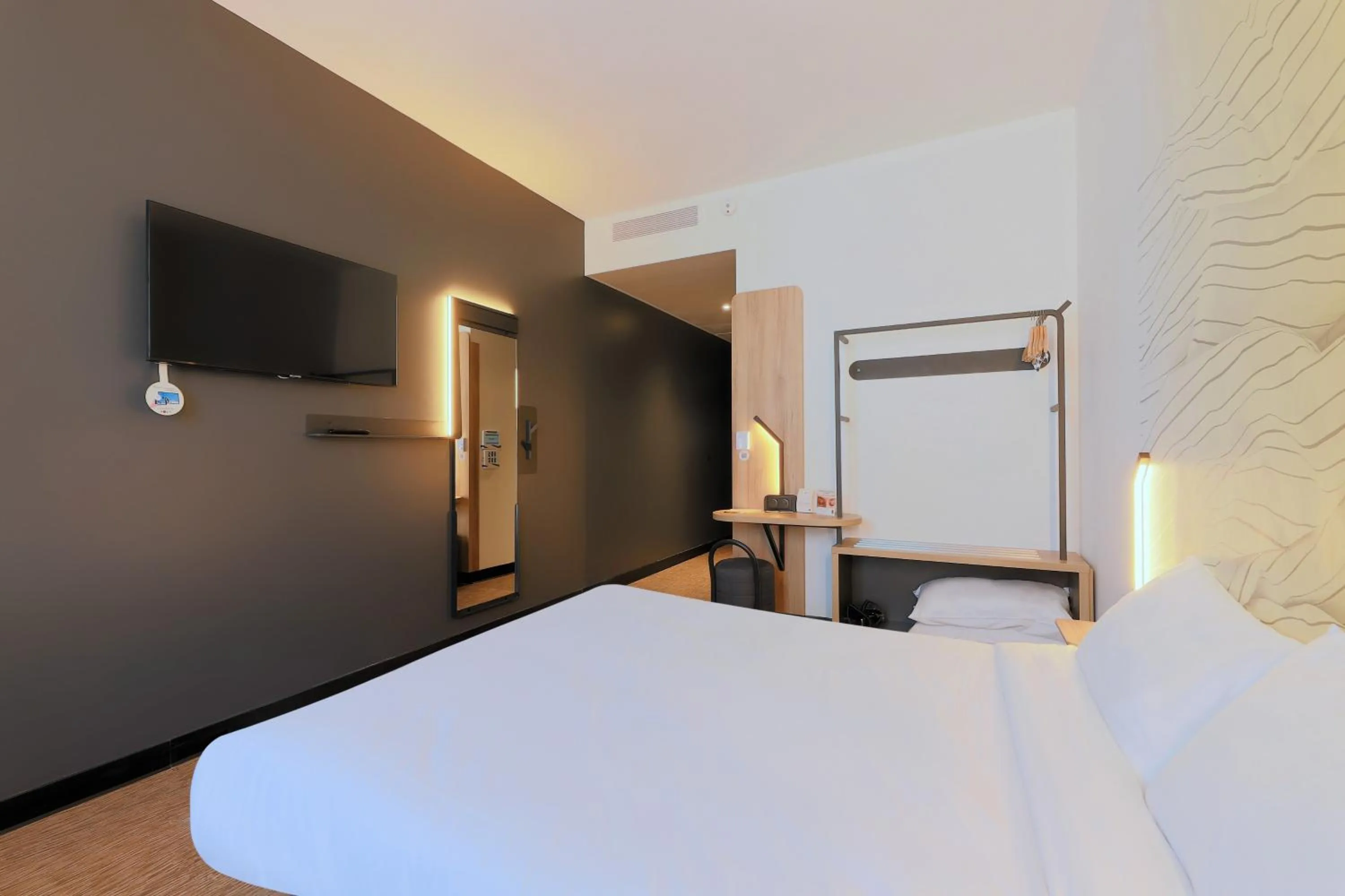 Bedroom, Bed in B&B HOTEL Le Touquet