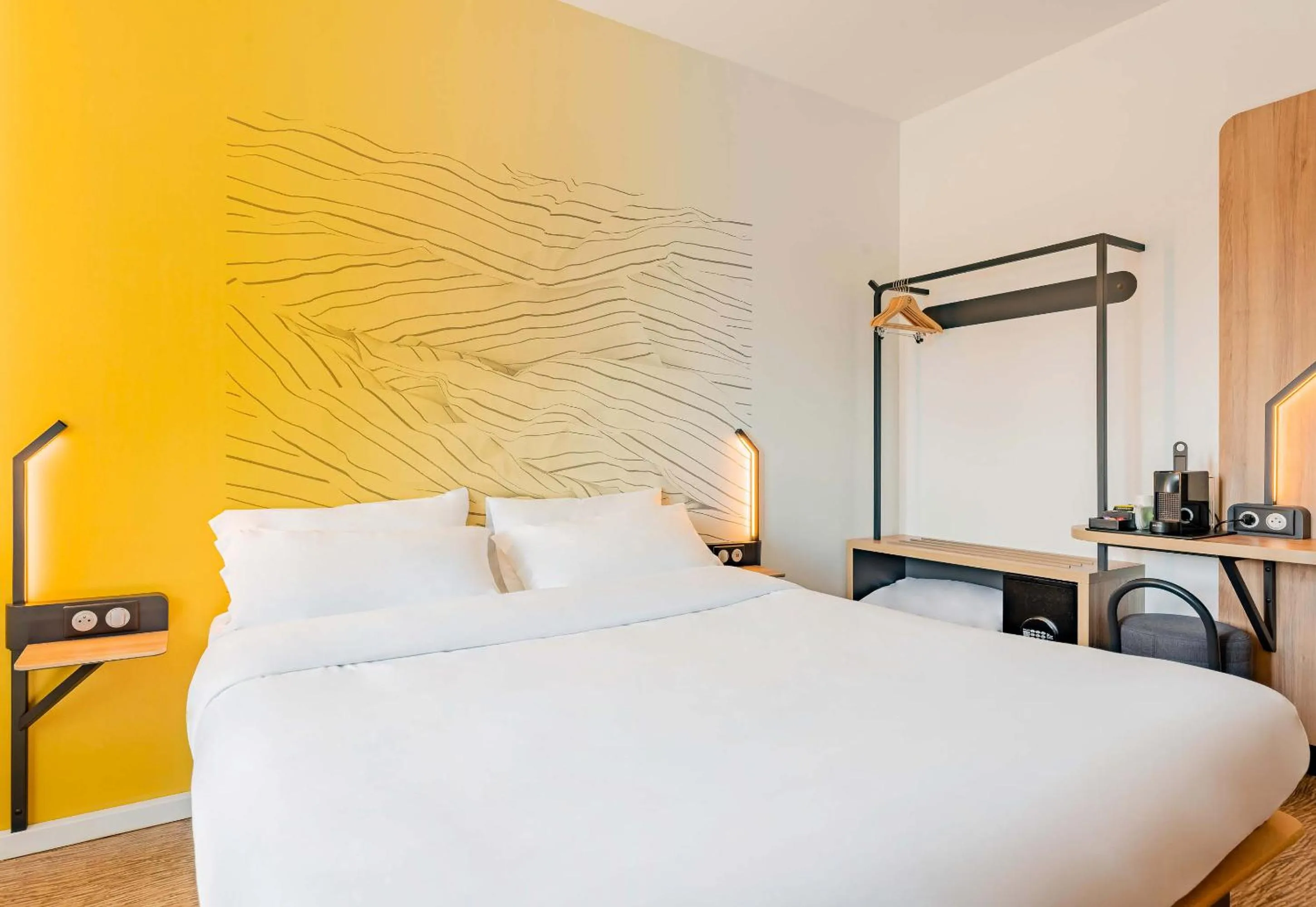 Bedroom, Bed in B&B HOTEL Le Touquet