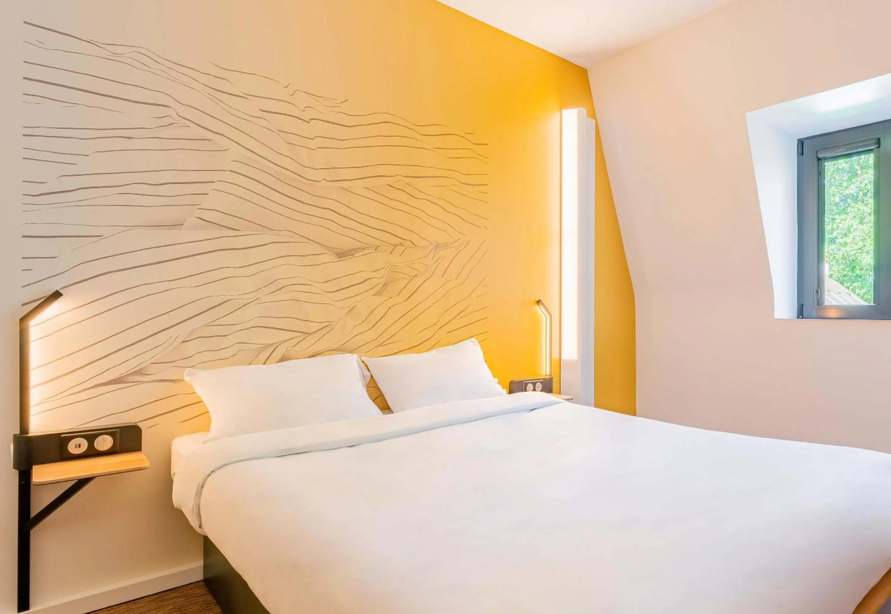 Bedroom, Bed in B&B HOTEL Le Touquet