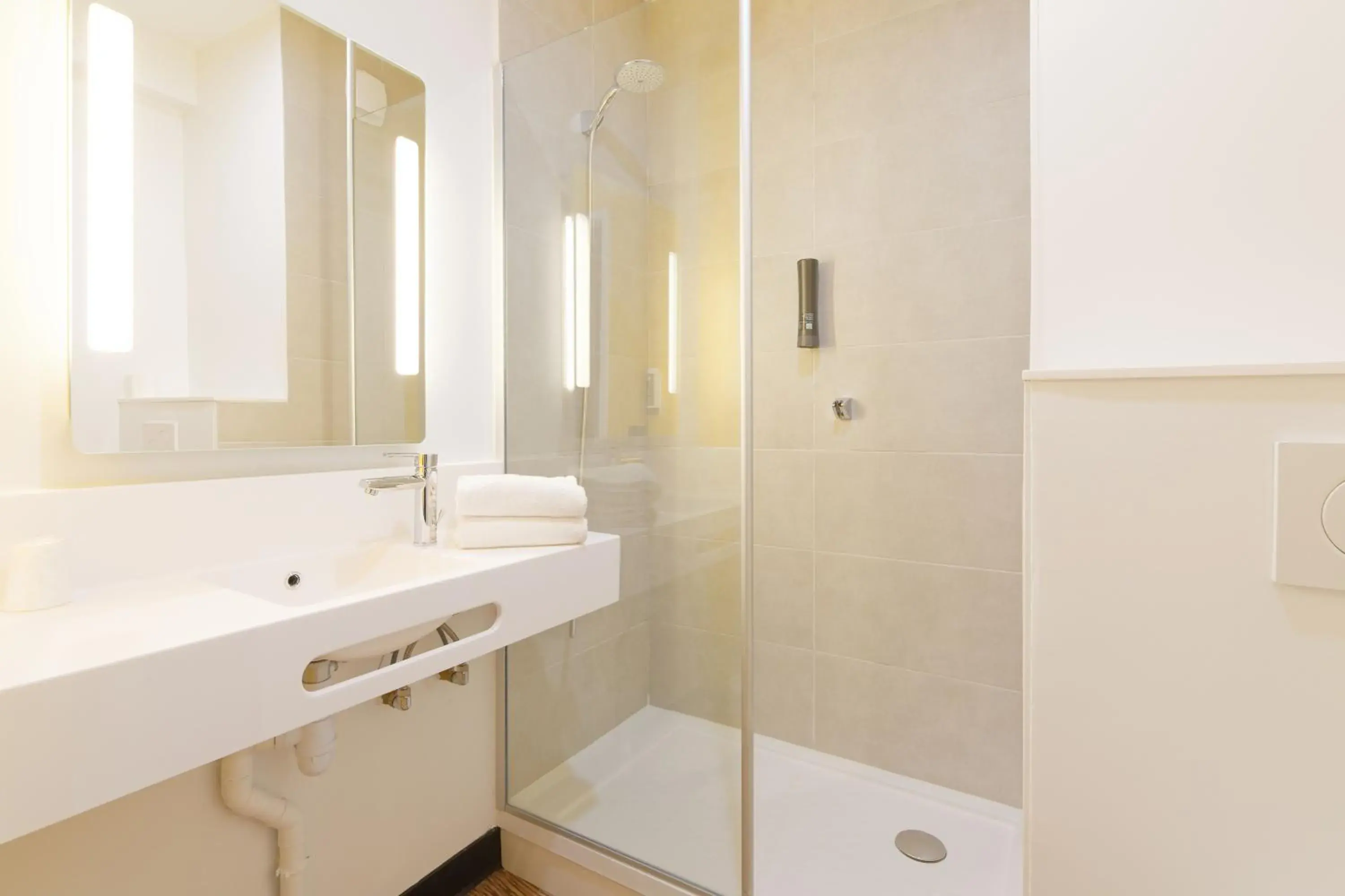Twin Room in B&B HOTEL Le Touquet Twin Room in B&B HOTEL Le Touquet