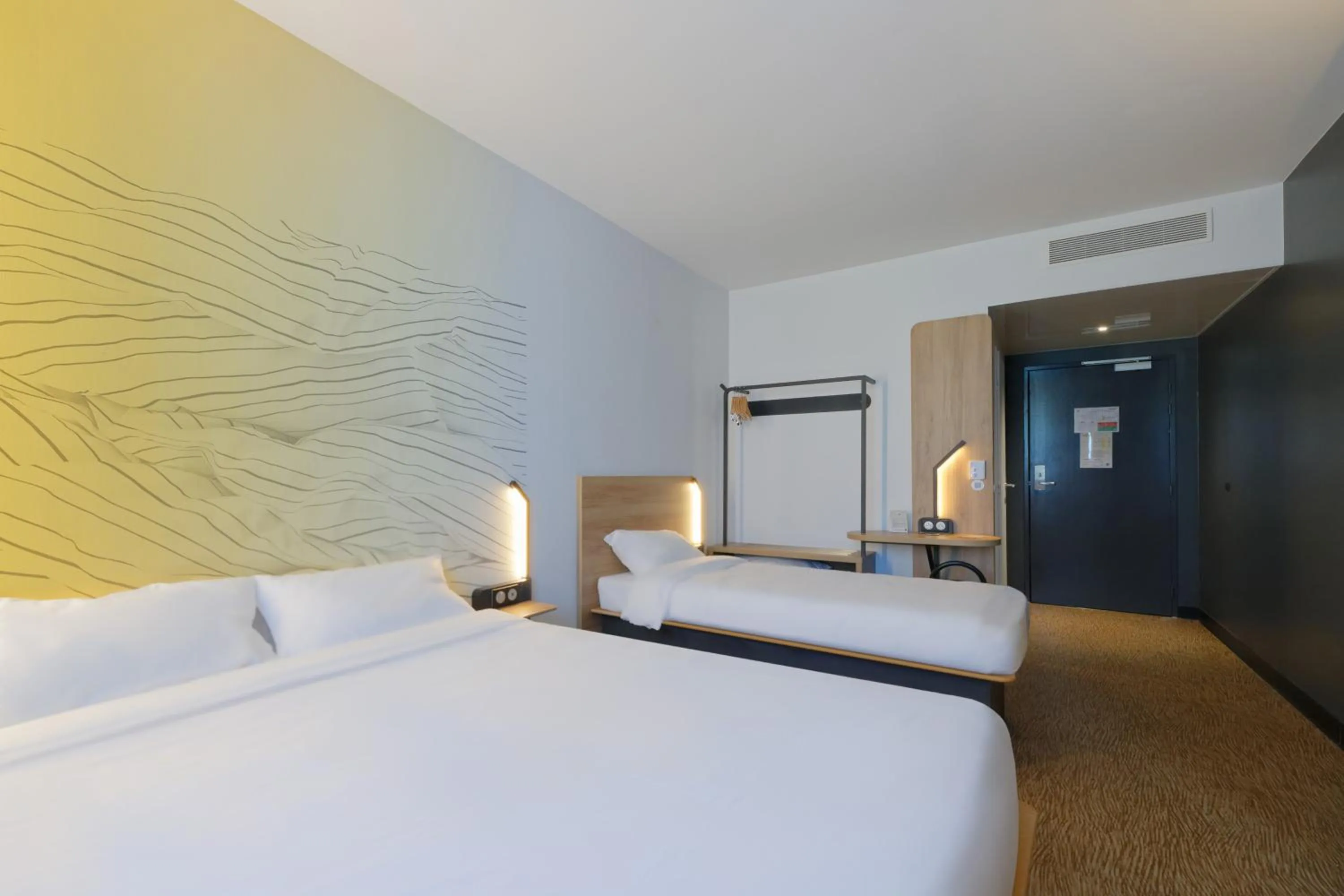 Bedroom, Bed in B&B HOTEL Le Touquet