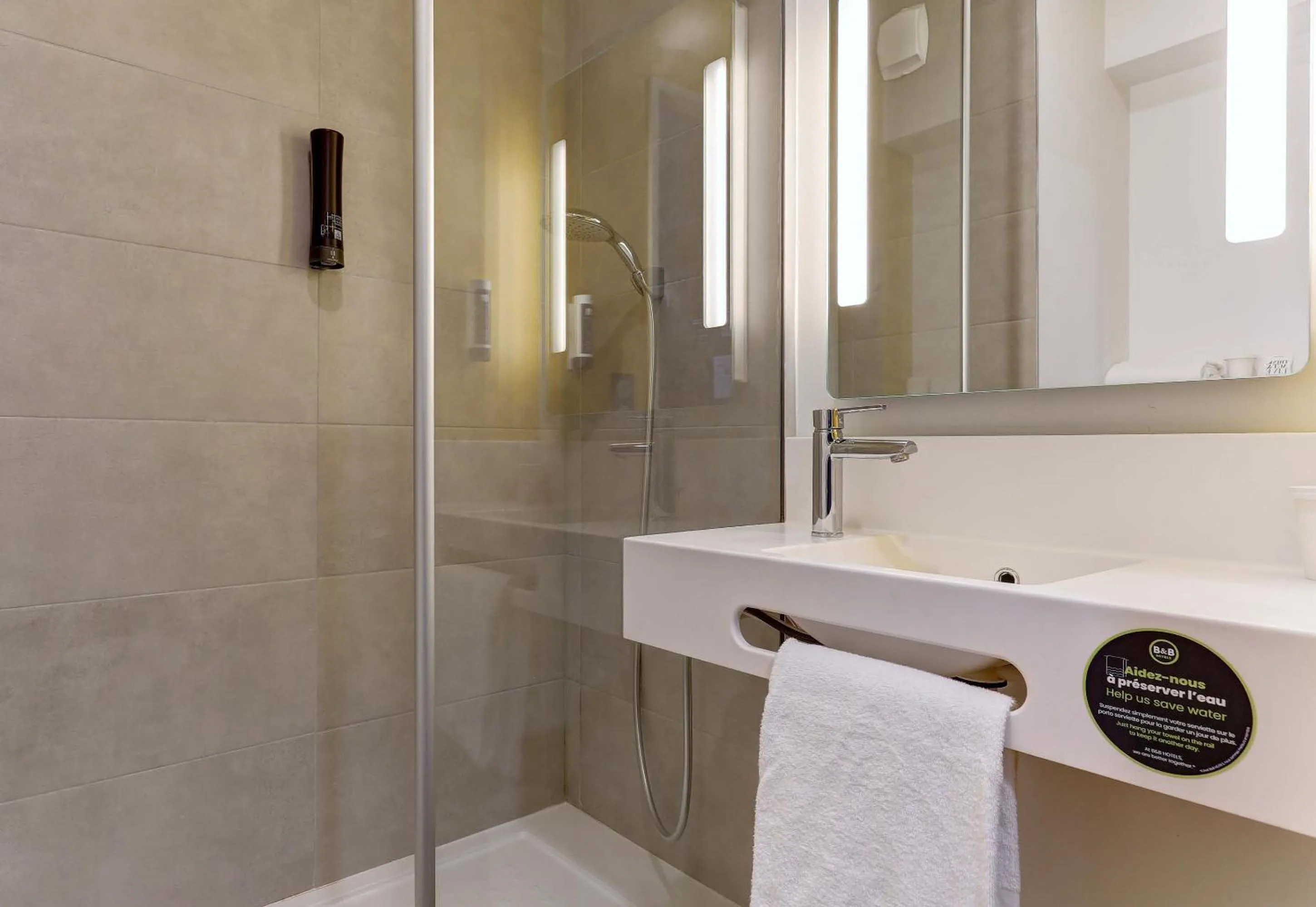 Bathroom in B&B HOTEL Epernay