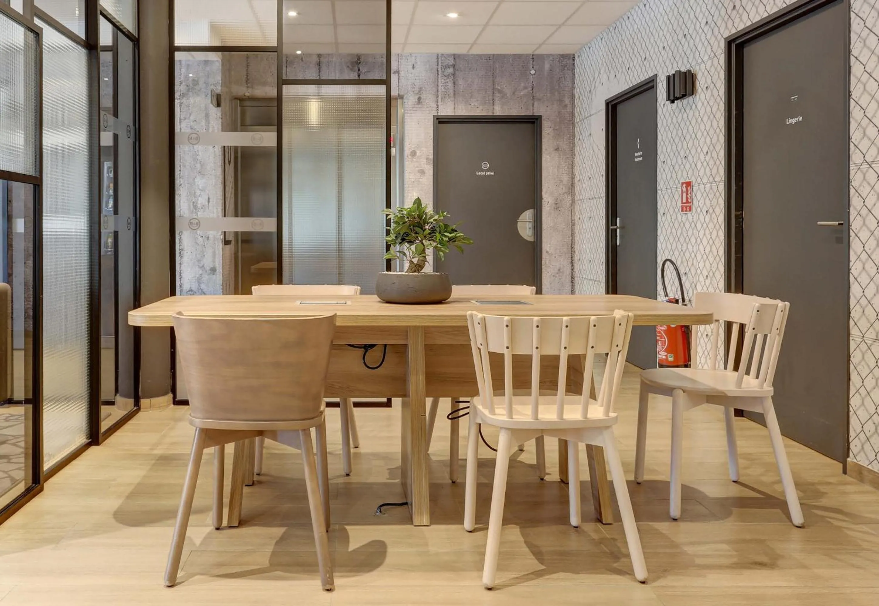 Seating area in B&B HOTEL Epernay