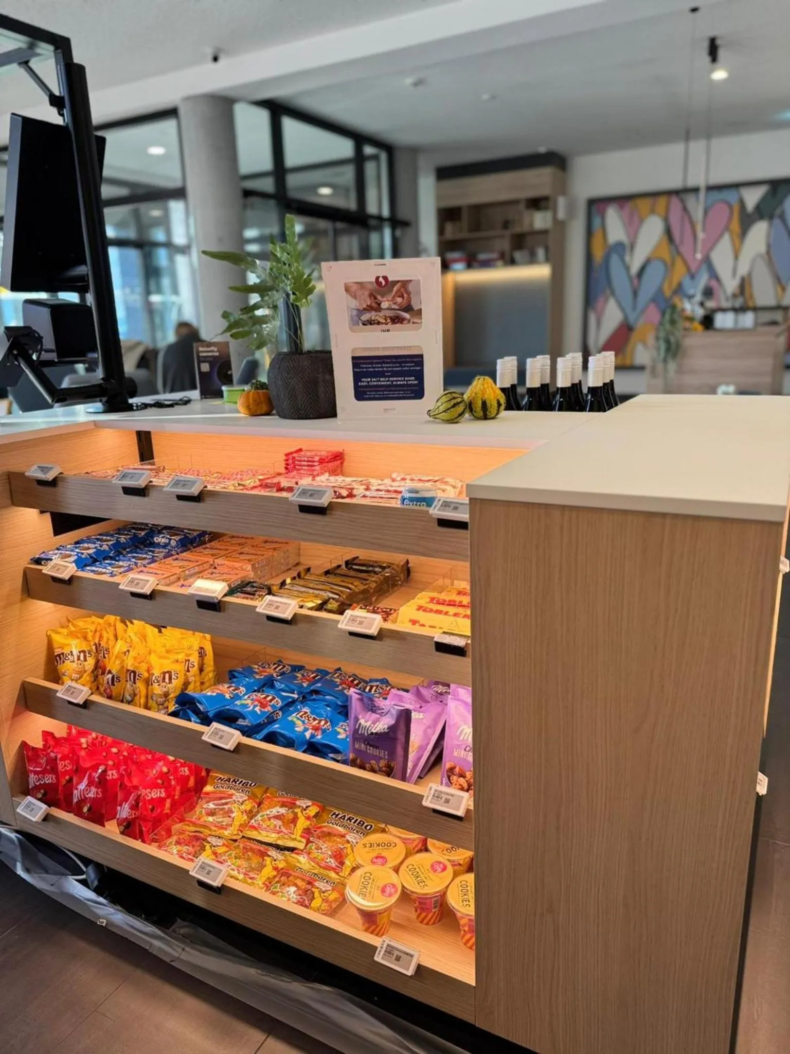 Lobby or reception in Candlewood Suites Berlin Charlottenburg by IHG