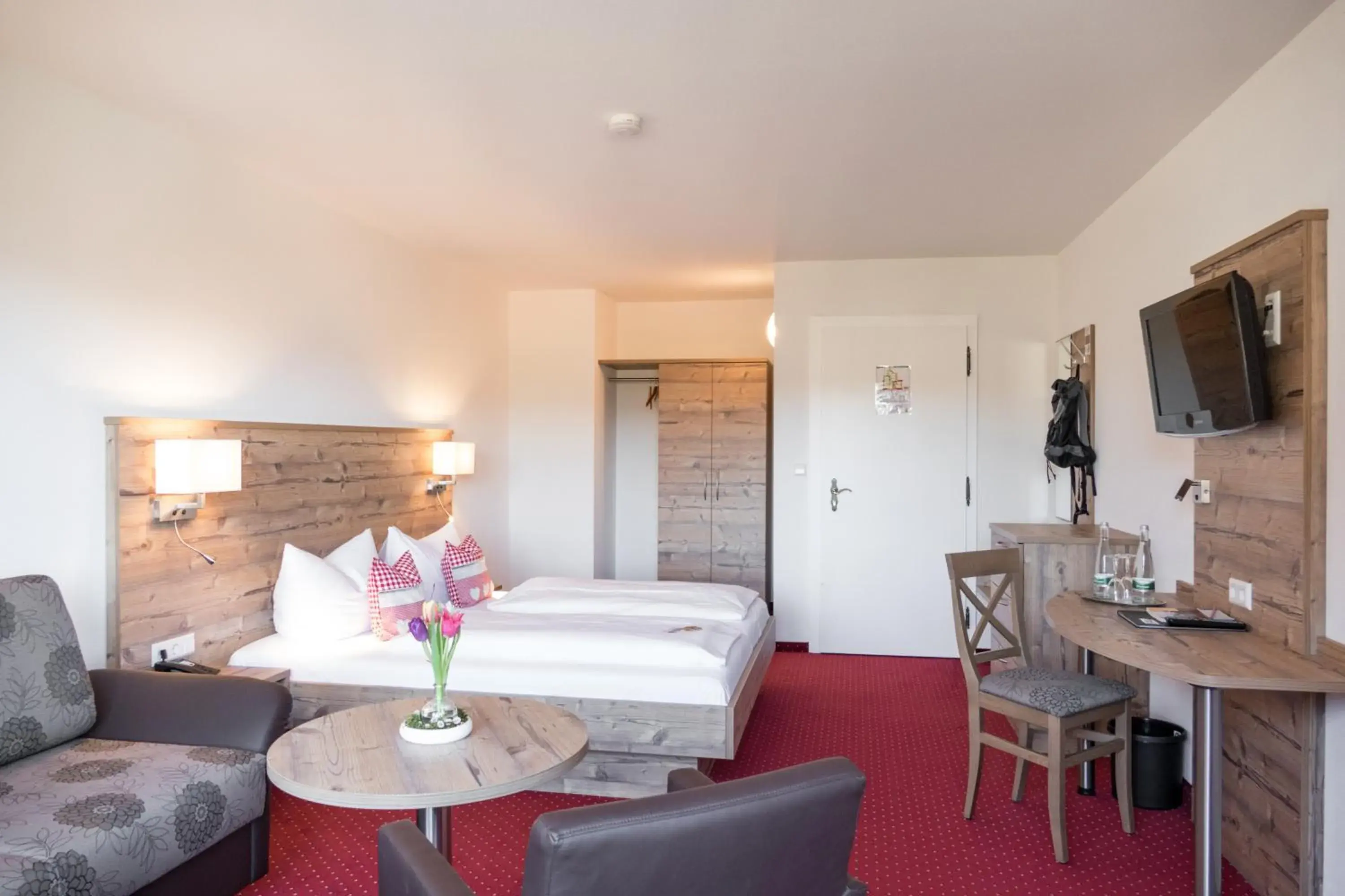 Deluxe Double Room with Balcony - single occupancy in Höhenhotel & Restaurant Kalikutt Deluxe Double Room with Balcony - single occupancy in Höhenhotel & Restaurant Kalikutt