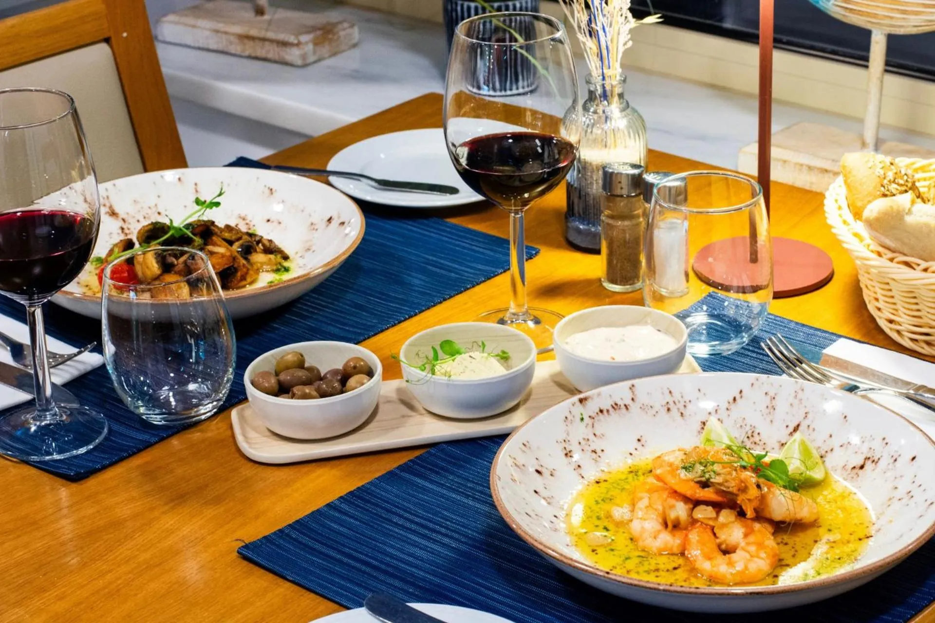 Restaurant/places to eat in Hotel Rural Brícia Du Mar