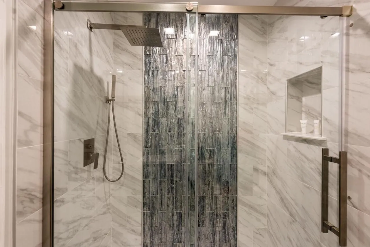 Lago-mar Luxury Modern Waterfront Home