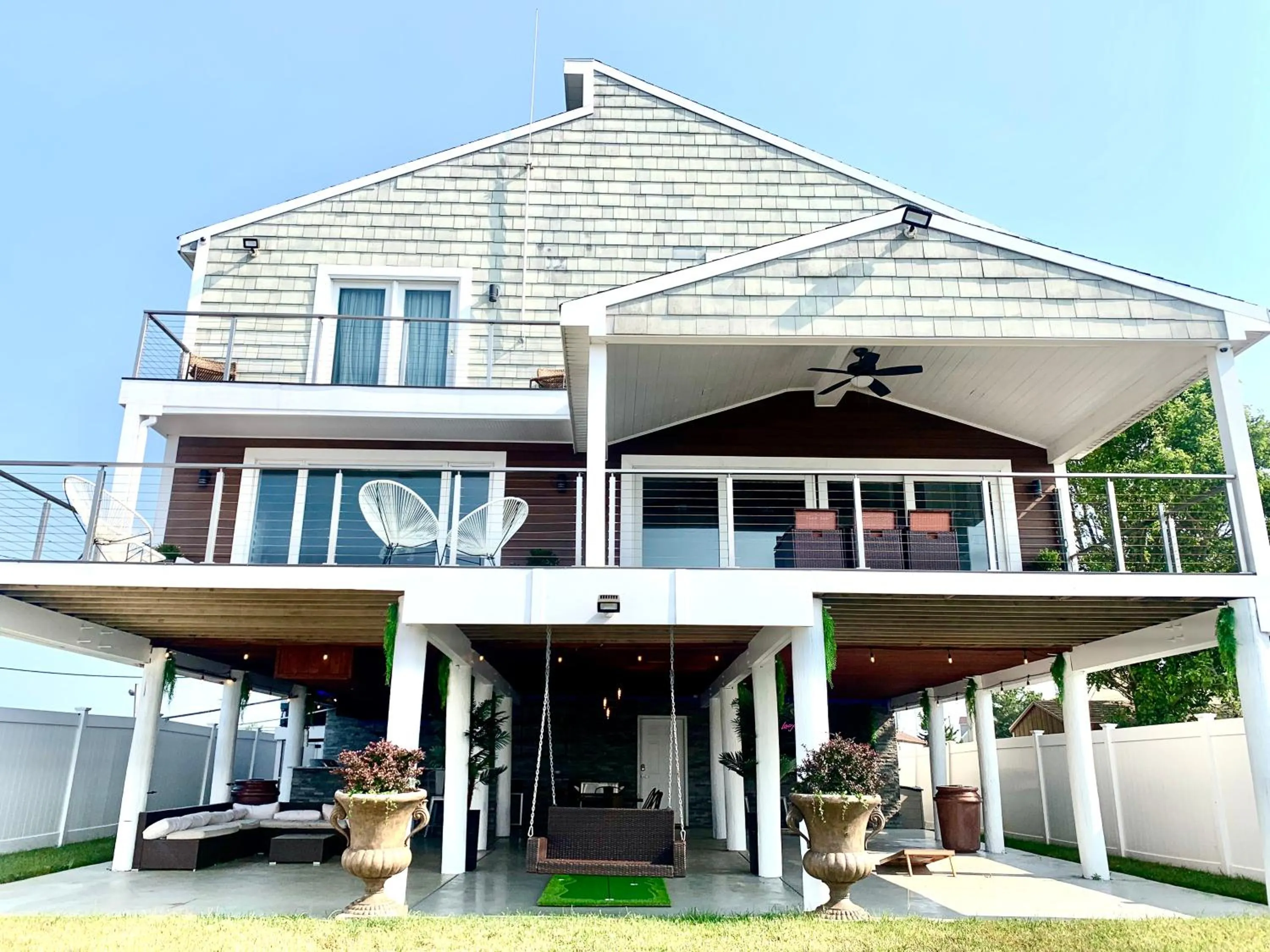 Lago-mar Luxury Modern Waterfront Home