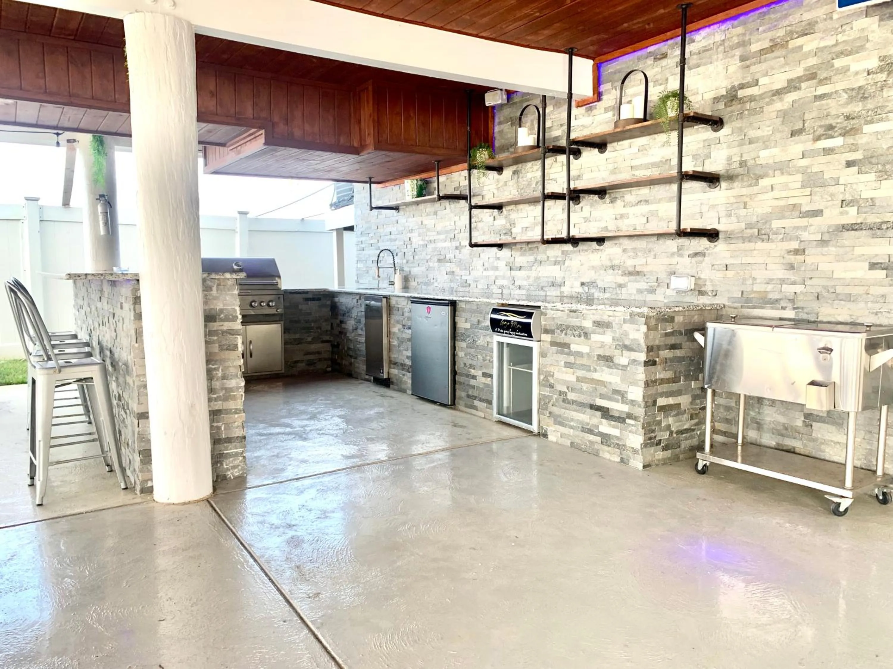 Lago-mar Luxury Modern Waterfront Home