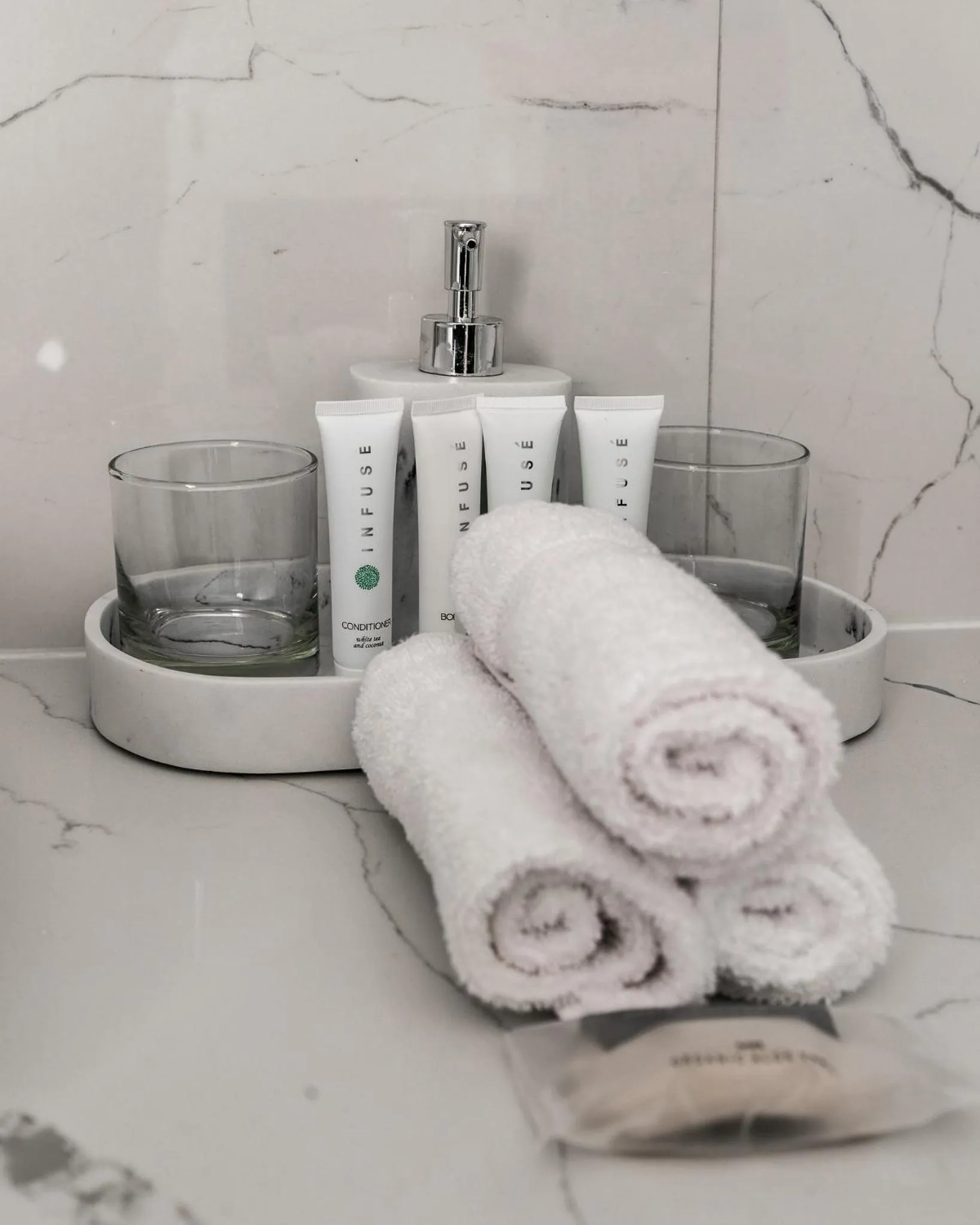 Lago-mar Luxury Modern Waterfront Home