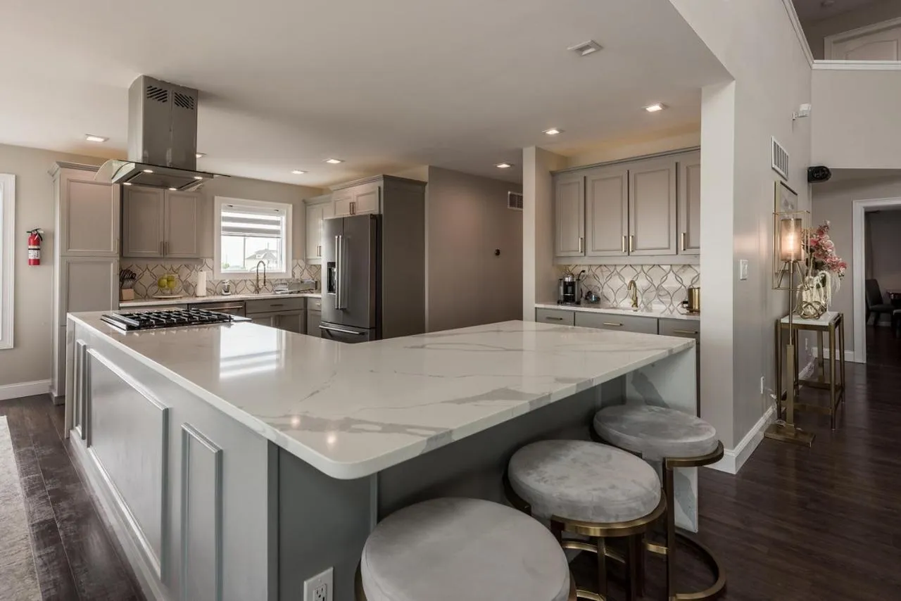 Lago-mar Luxury Modern Waterfront Home