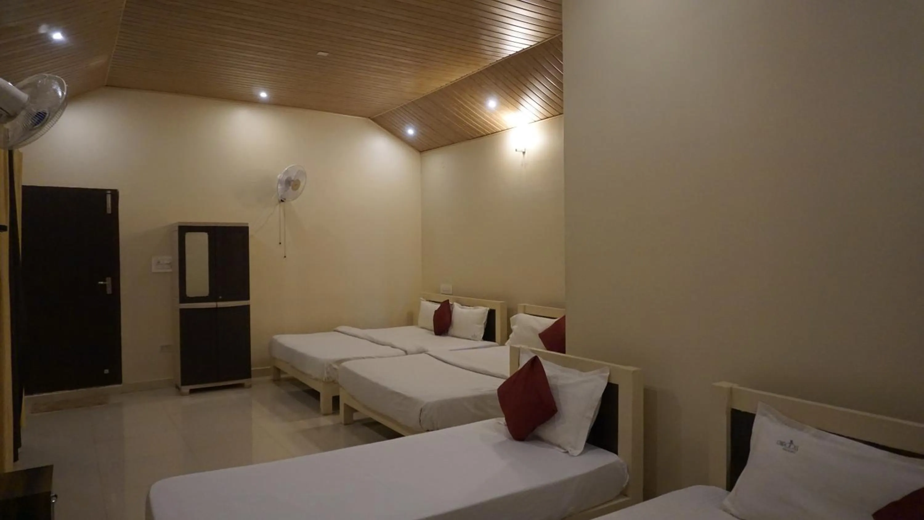 Family Room with Mountain View in Chirooss Homestays And Resorts