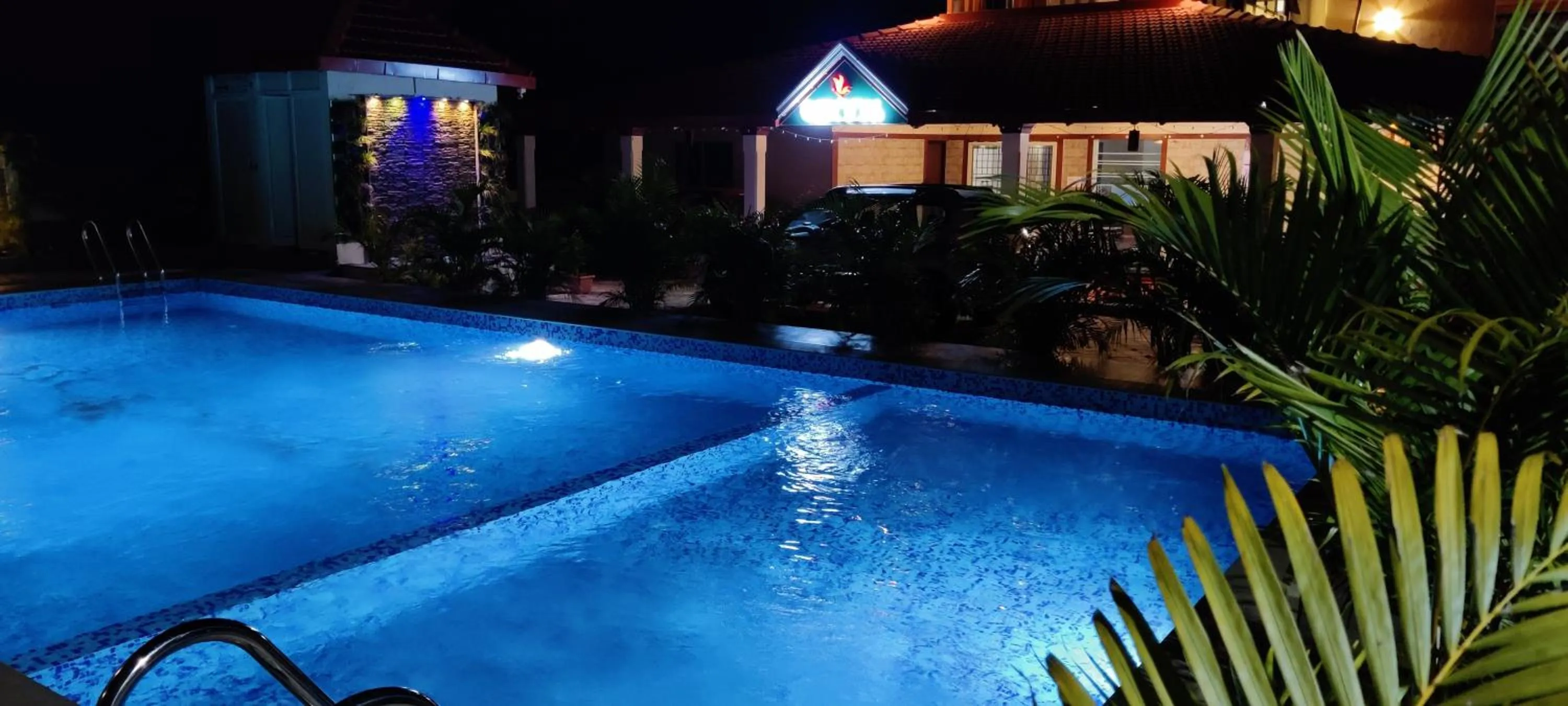 Chirooss Homestays And Resorts