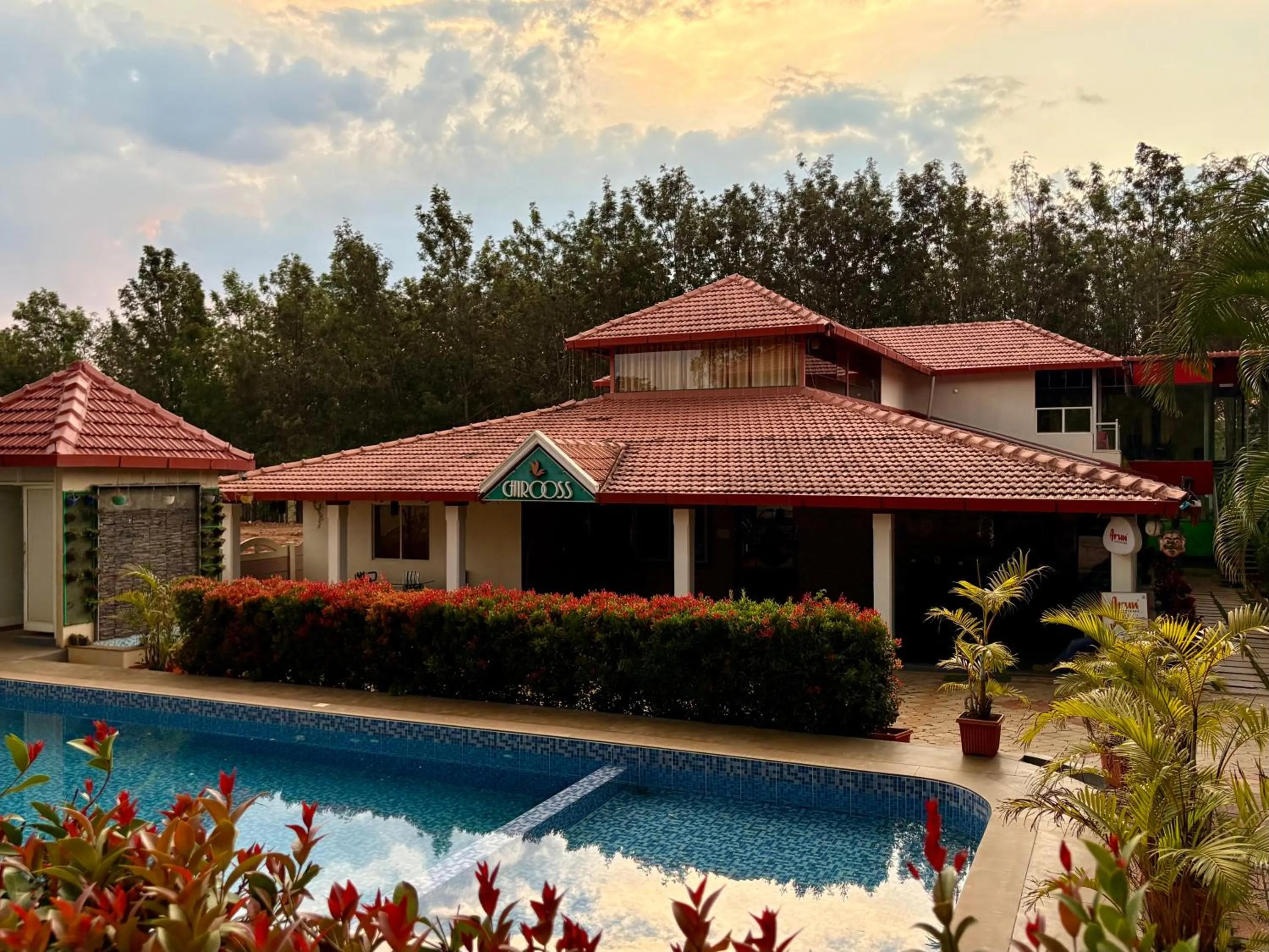 Chirooss Homestays And Resorts