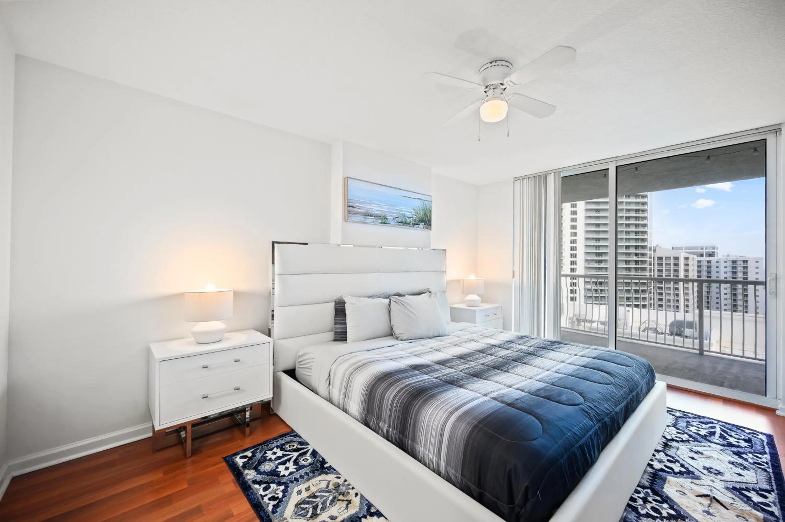 LUXURIOUS 1BR HIGH RISE CONDO BRICKELL-Free Parking