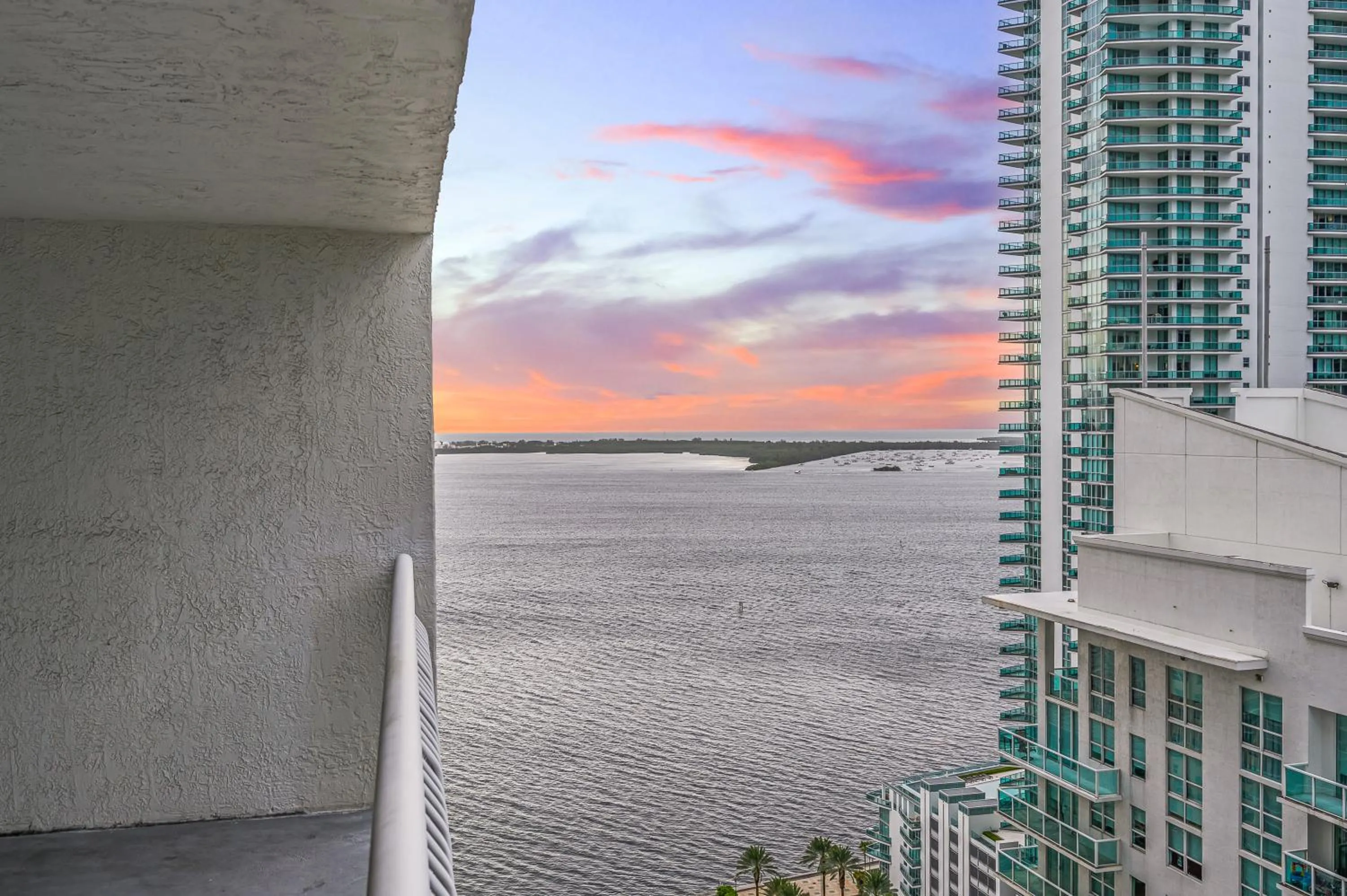 Balcony/Terrace in LUXURIOUS 1BR HIGH RISE CONDO BRICKELL-Free Parking