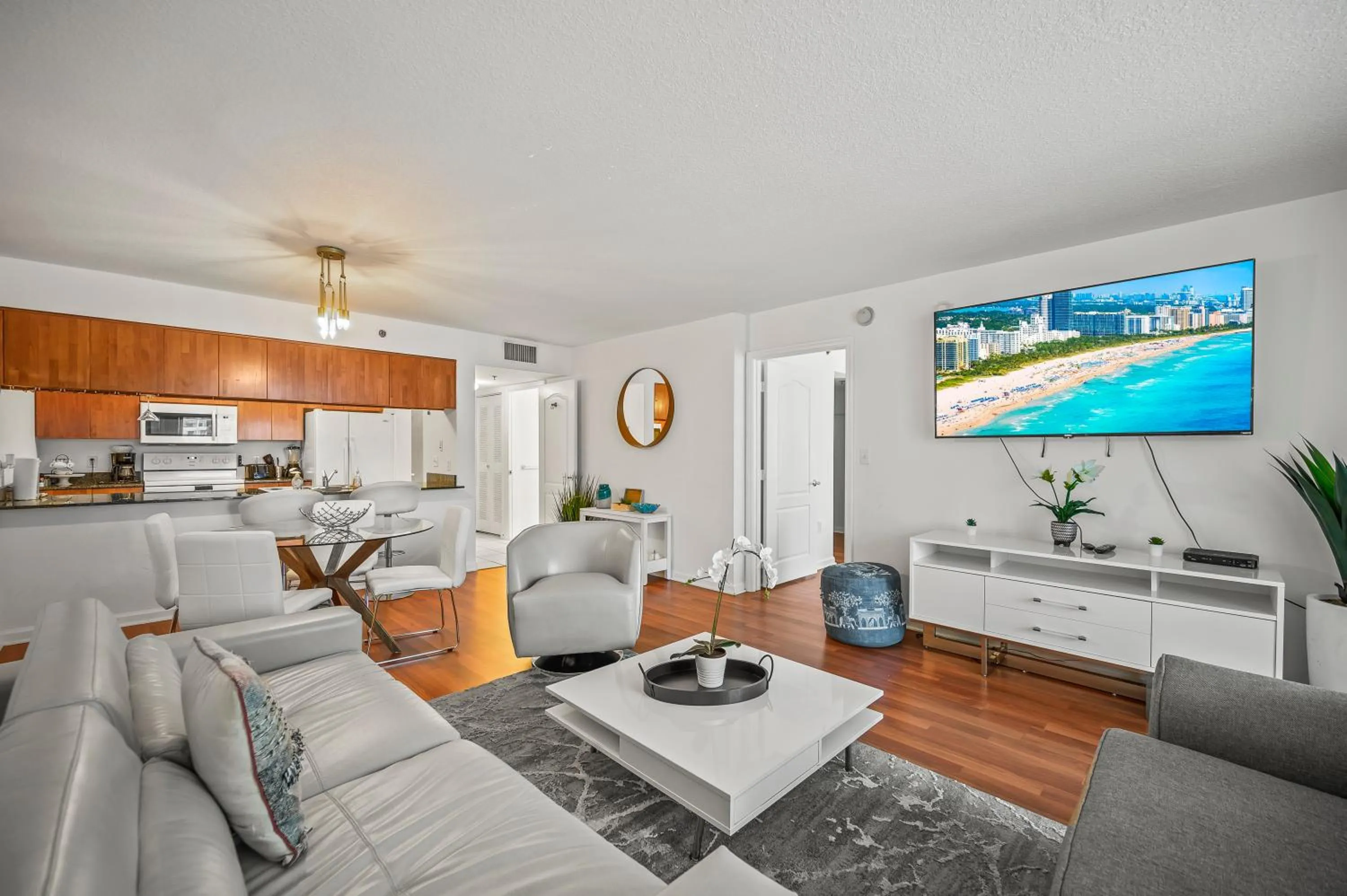 LUXURIOUS 1BR HIGH RISE CONDO BRICKELL-Free Parking