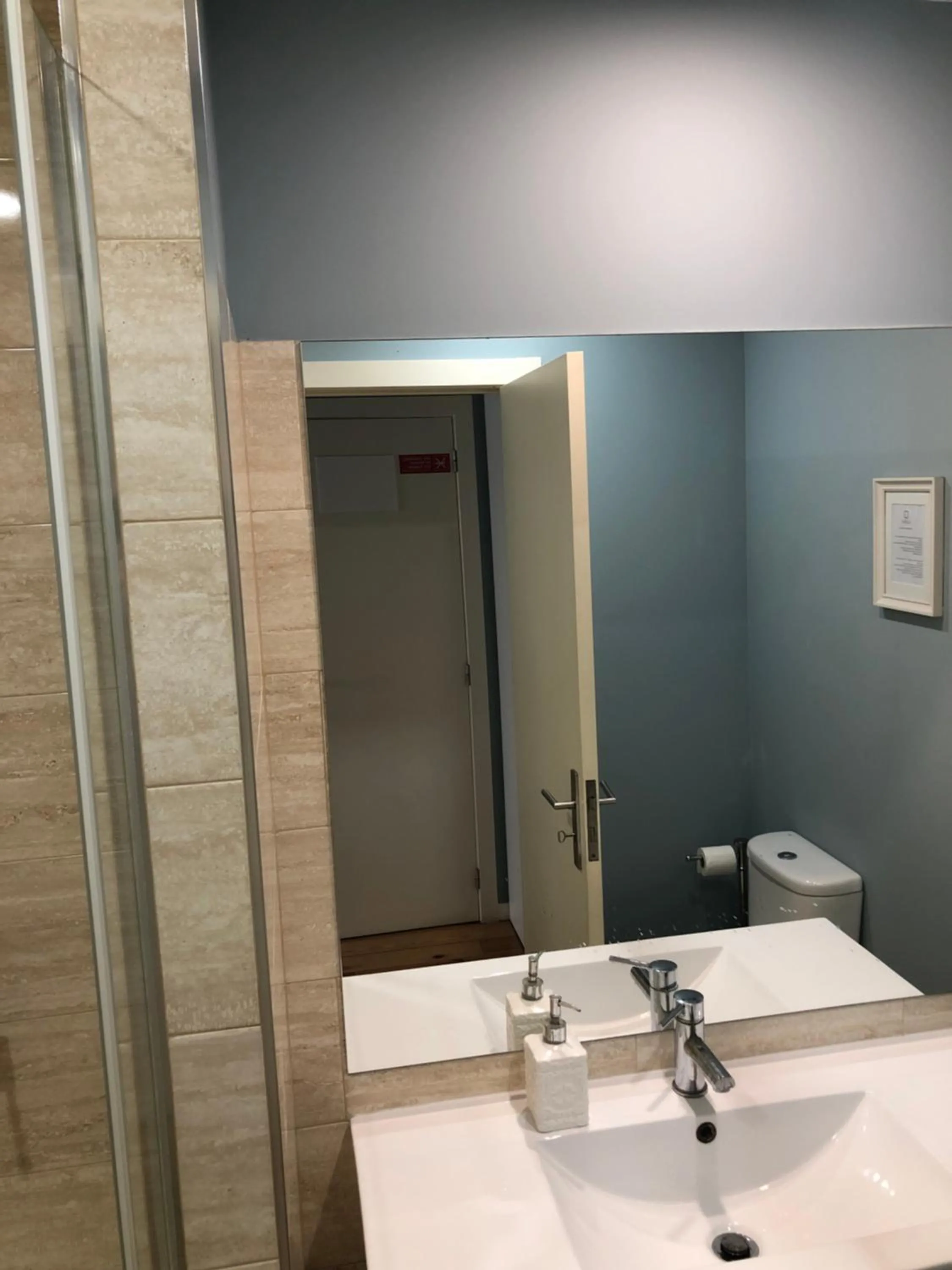 Bathroom in Godinho's House