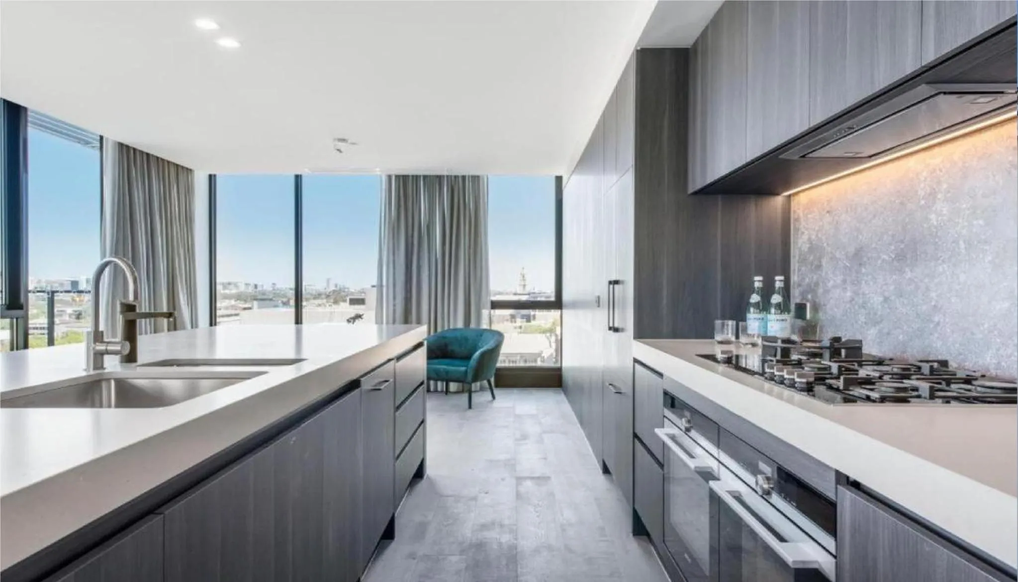 Luxury Penthouse with Astonishing Bay and City Views
