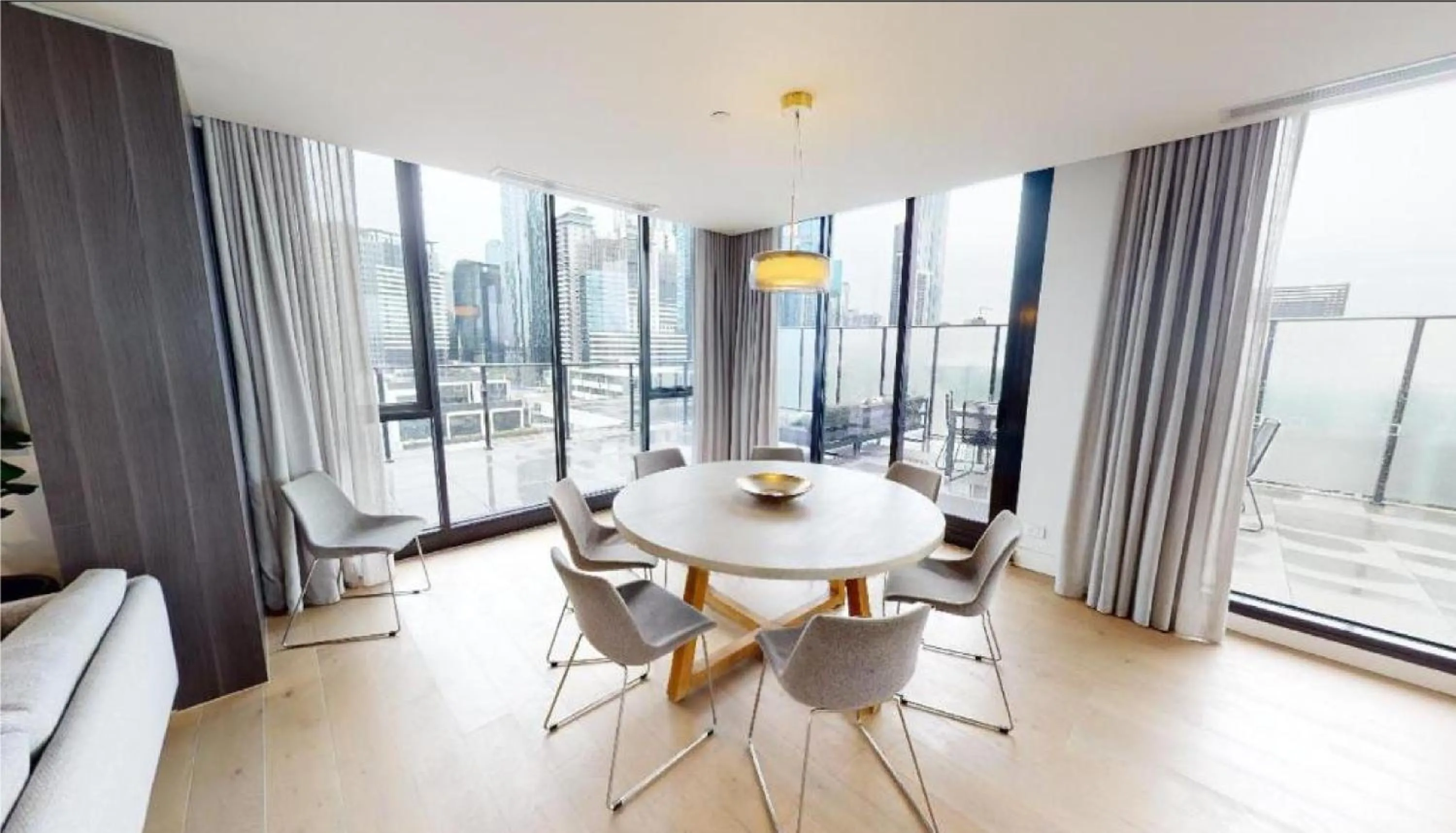 Luxury Penthouse with Astonishing Bay and City Views