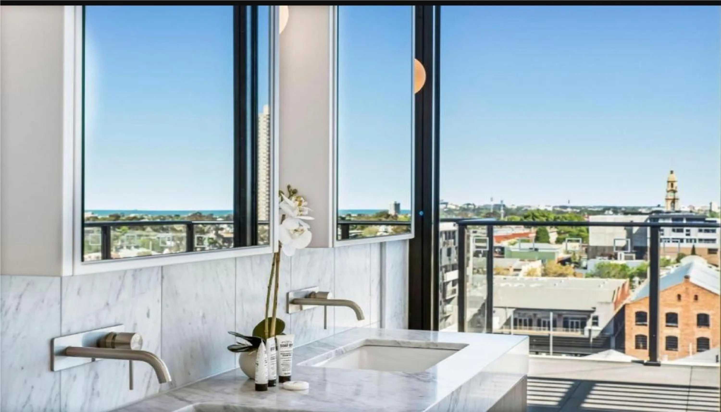 Luxury Penthouse with Astonishing Bay and City Views