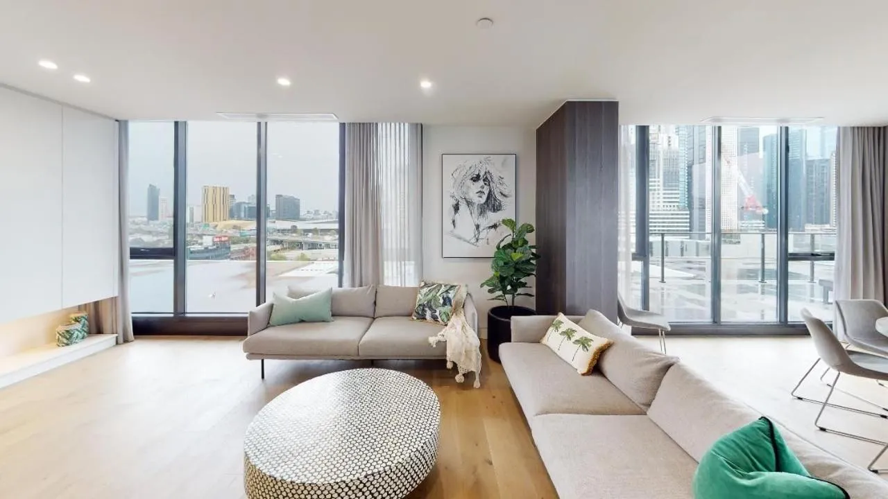 Luxury Penthouse with Astonishing Bay and City Views