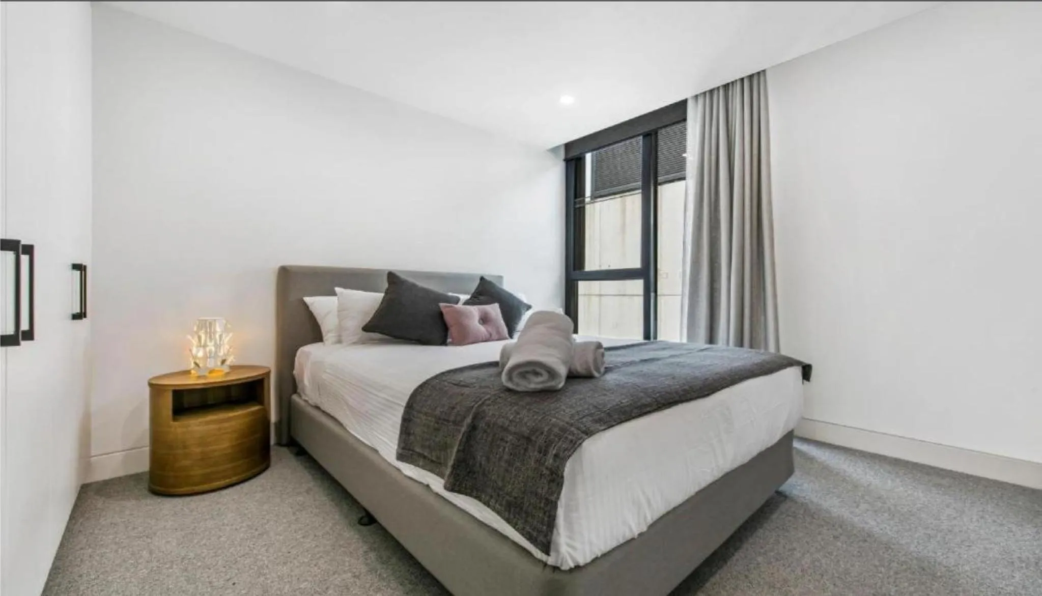Bed in Luxury Penthouse with Astonishing Bay and City Views