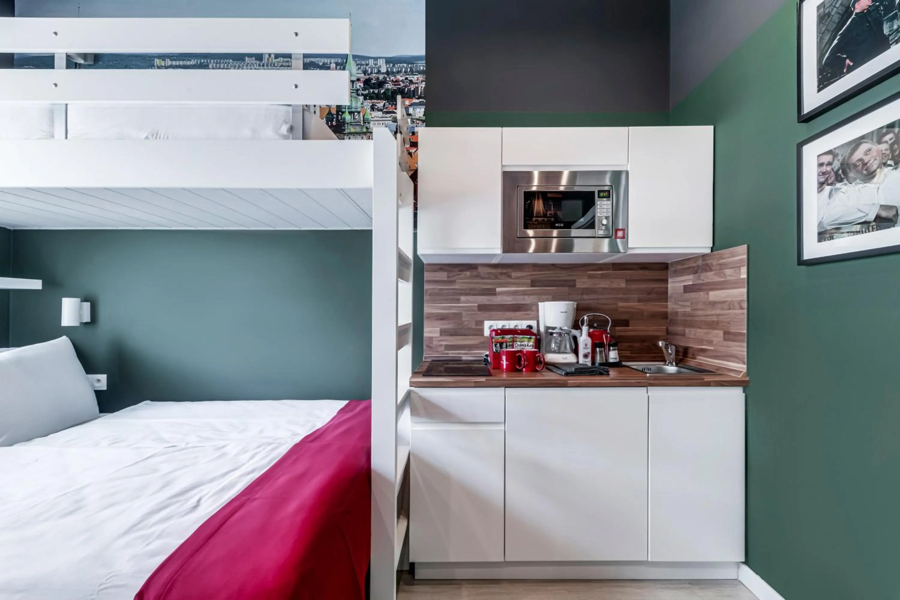 Coffee/tea facilities, Bed in Revelton Studios Prague