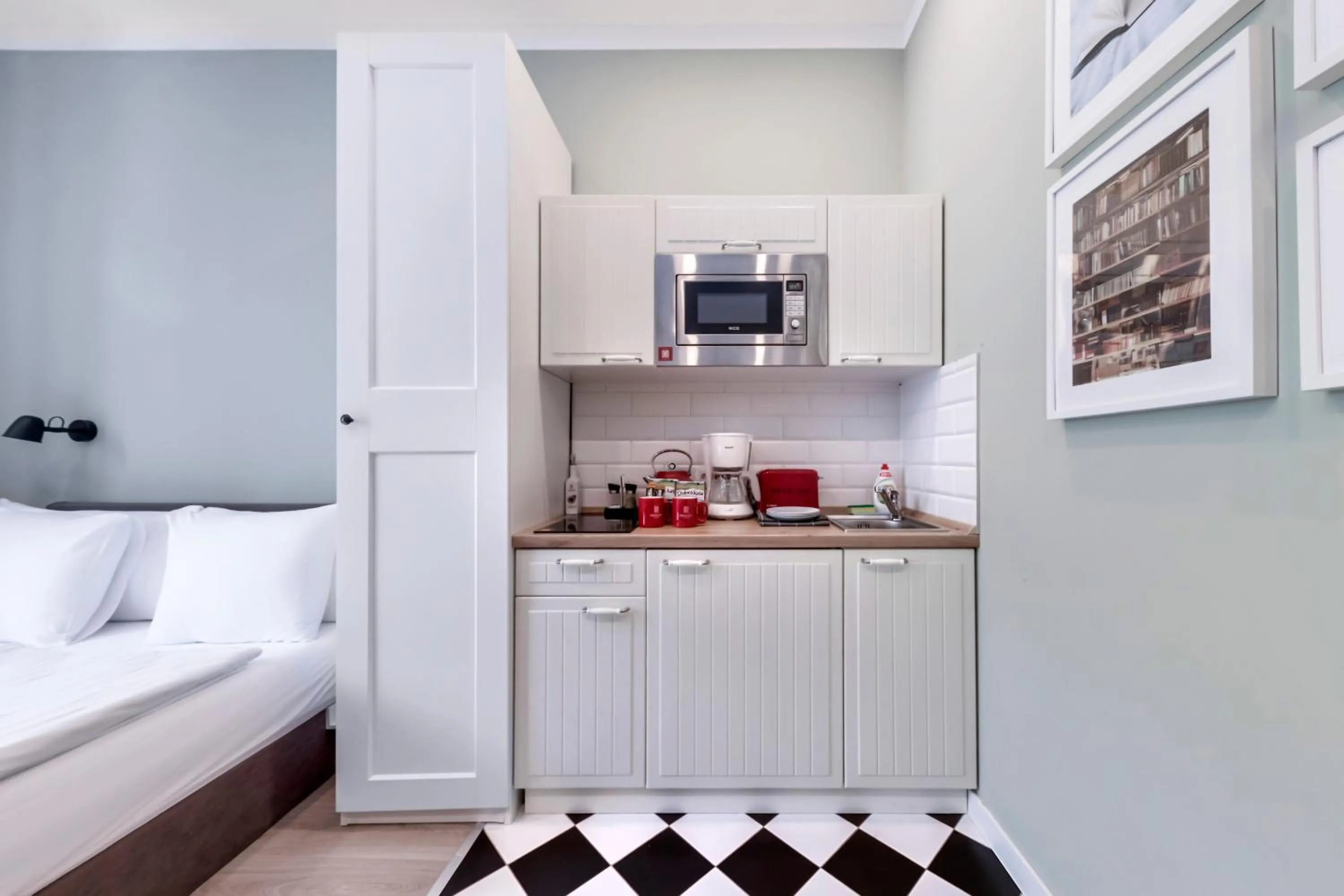 Coffee/tea facilities, Bed in Revelton Studios Prague