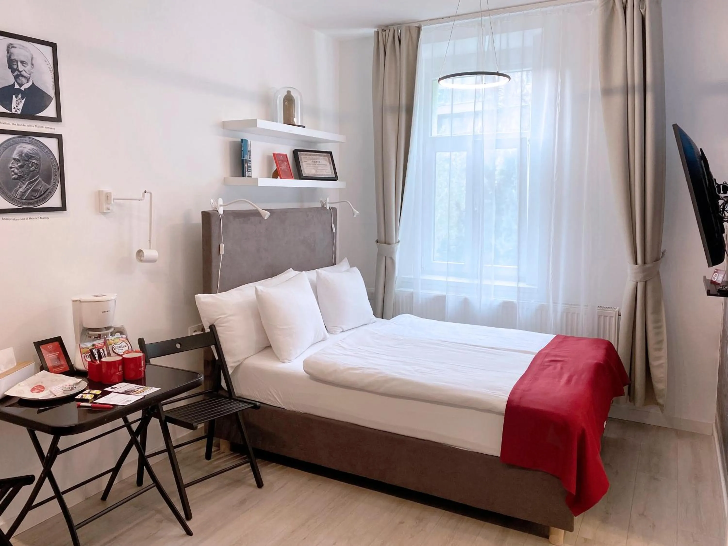 Photo of the whole room, Bed in Revelton Studios Prague