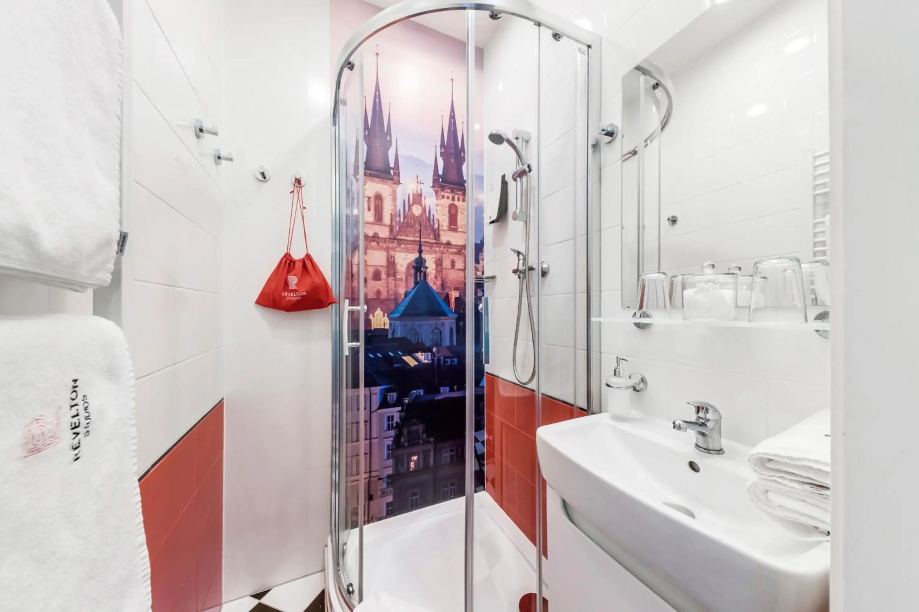 Shower in Revelton Studios Prague Shower in Revelton Studios Prague