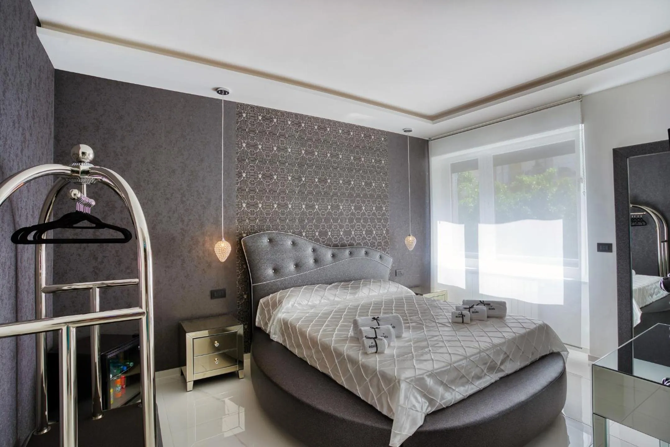 Photo of the whole room, Bed in DISTINTO SUITE & ROOMS