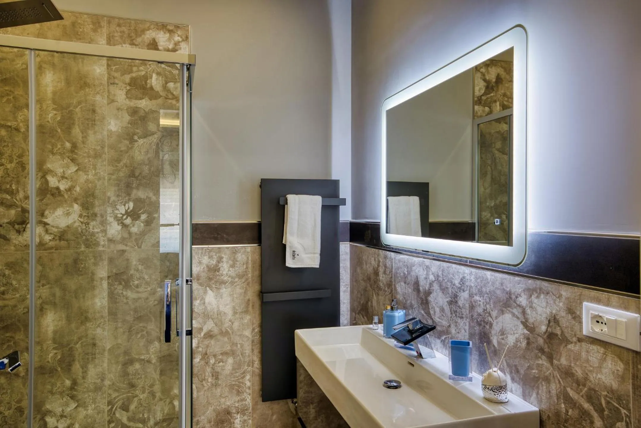 Bathroom in DISTINTO SUITE & ROOMS